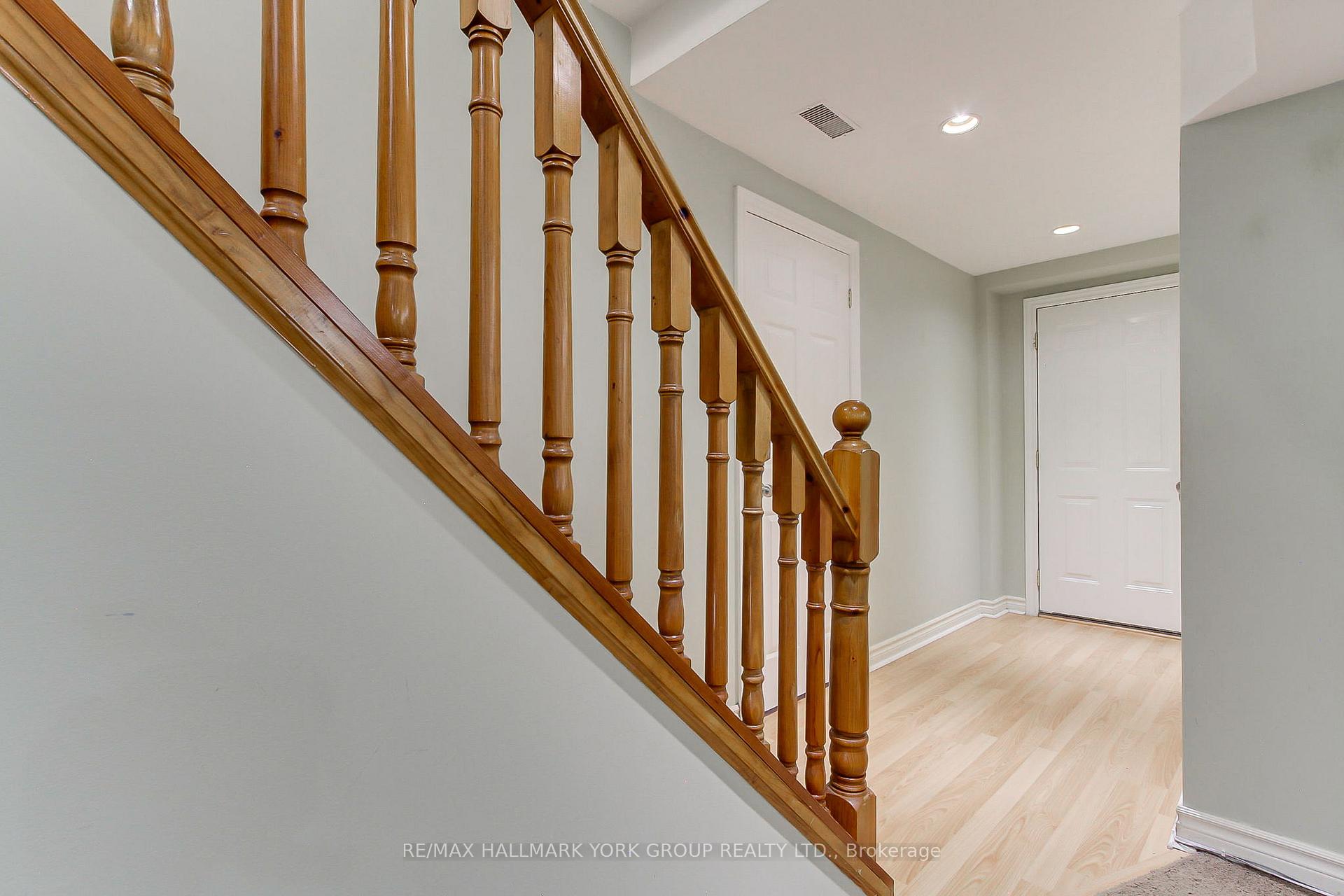 Photo 40 of 571 Goodyear Crescent, Newmarket, Gorham-College Manor — HOMEH