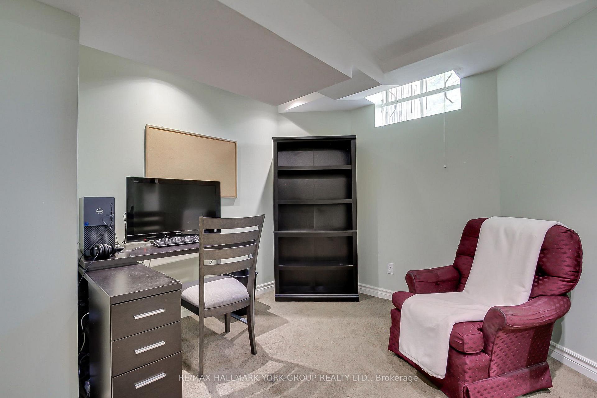 Photo 43 of 571 Goodyear Crescent, Newmarket, Gorham-College Manor — HOMEH