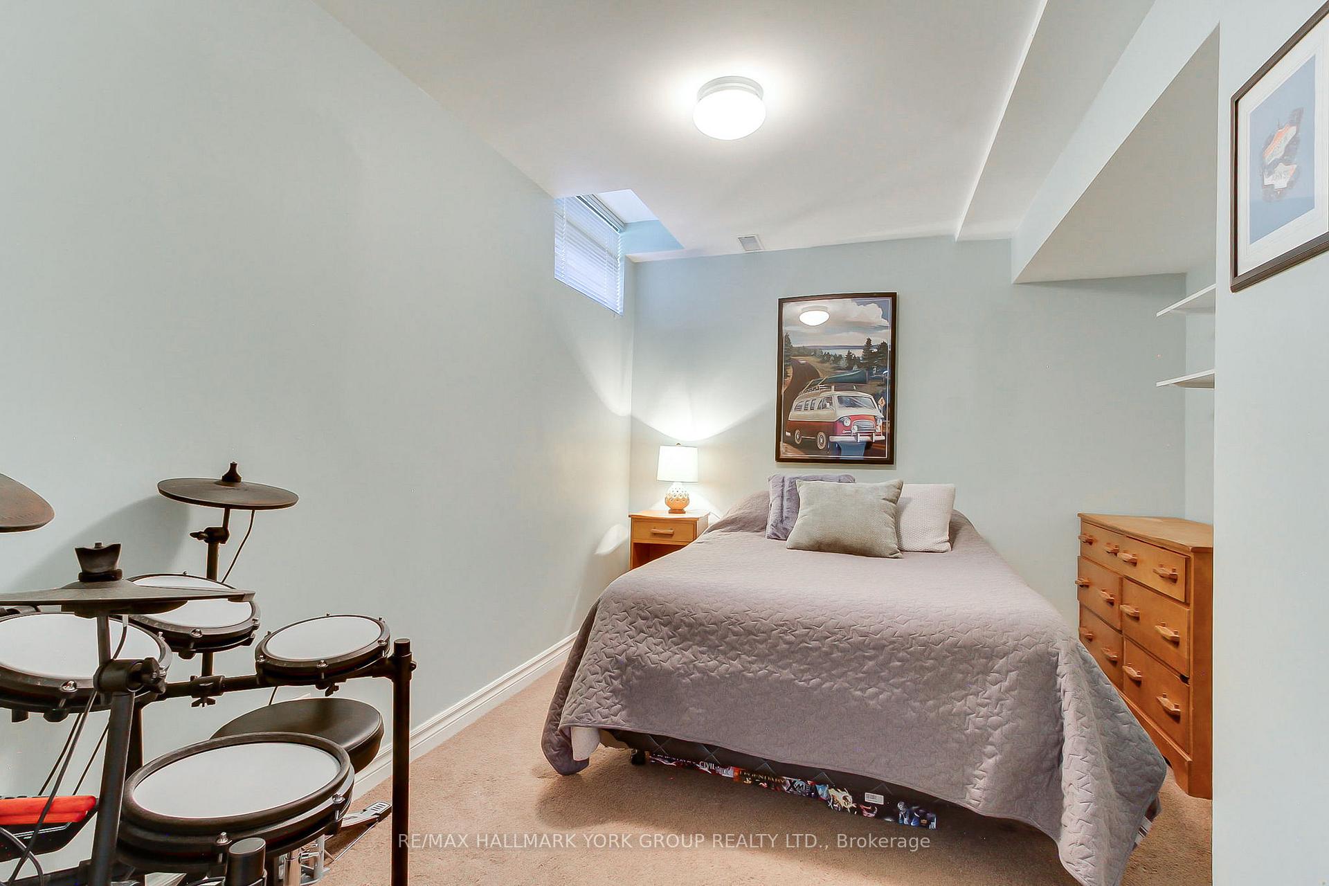 Photo 45 of 571 Goodyear Crescent, Newmarket, Gorham-College Manor — HOMEH