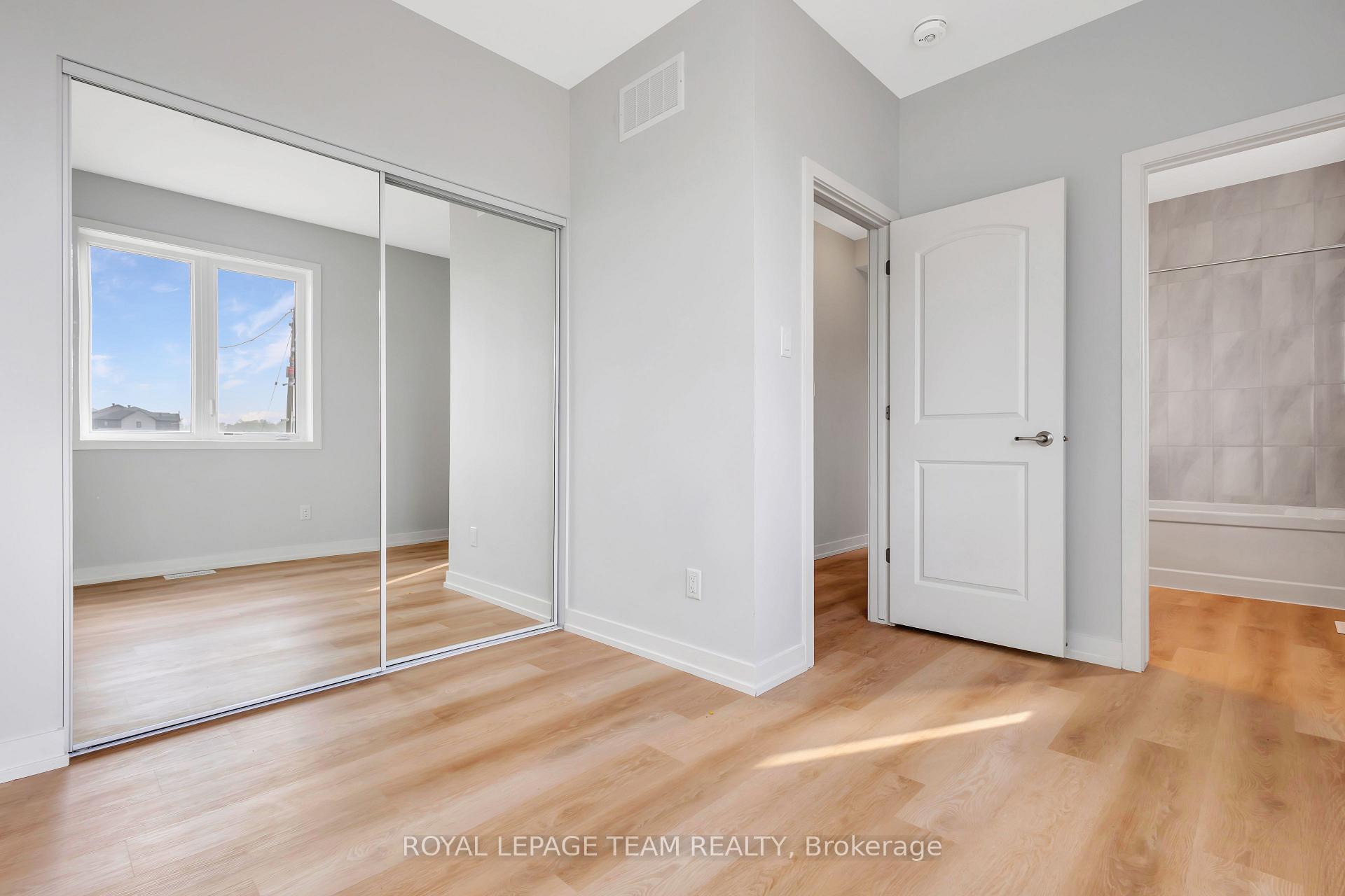 Photo 7 of 512 Celestine Private, Ottawa, Barrhaven - Heritage Park — HOMEH