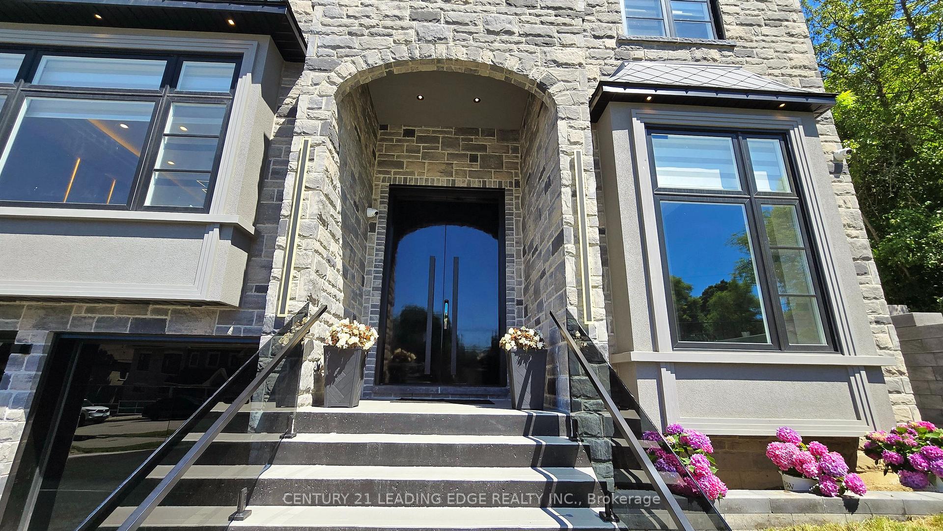 Photo 3 of 432 Sheppard Avenue, Pickering, Woodlands — HOMEH