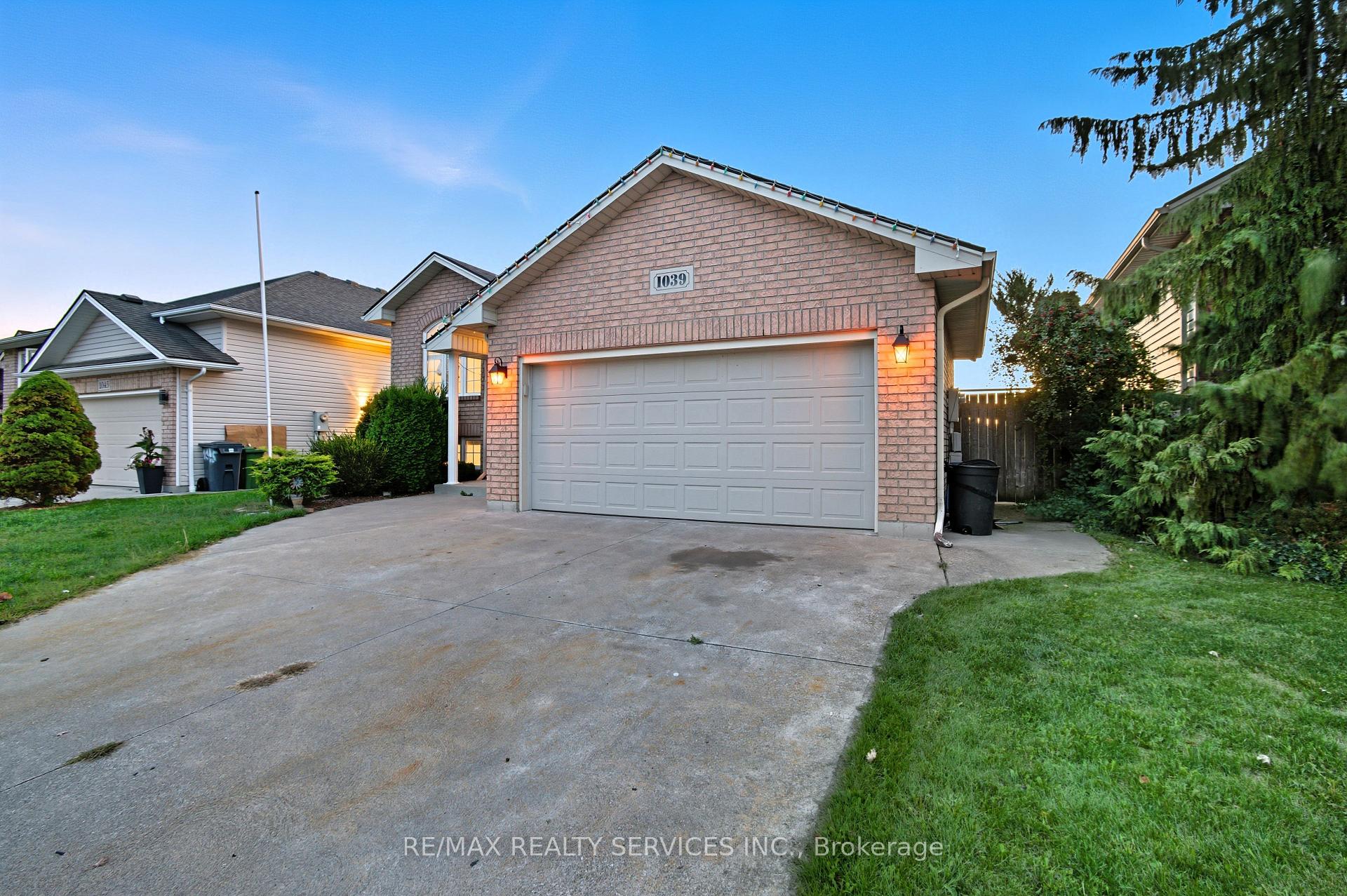 Photo 3 of 1039 Clover Avenue, Windsor, East Riverside — HOMEH