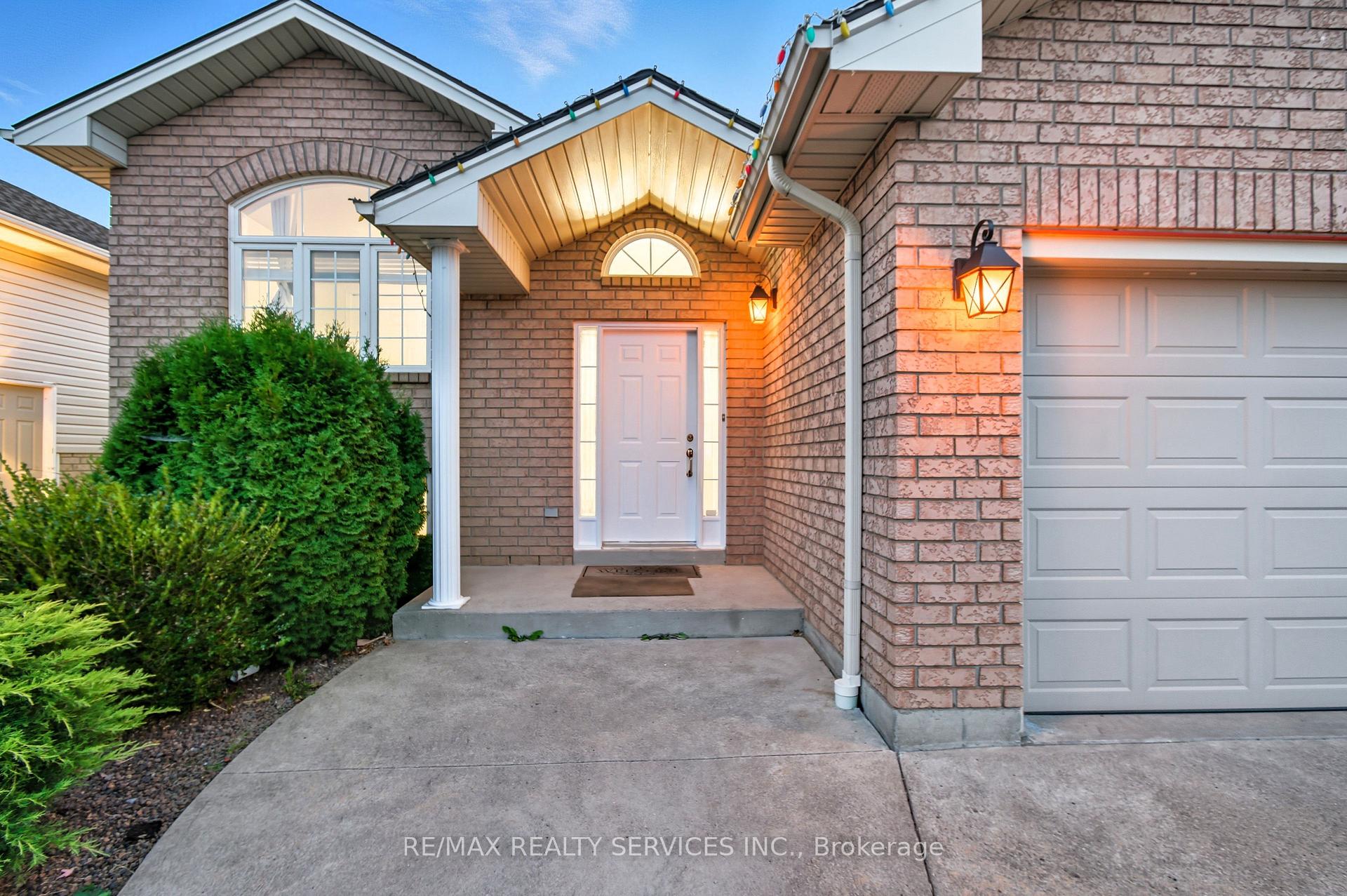 Photo 4 of 1039 Clover Avenue, Windsor, East Riverside — HOMEH