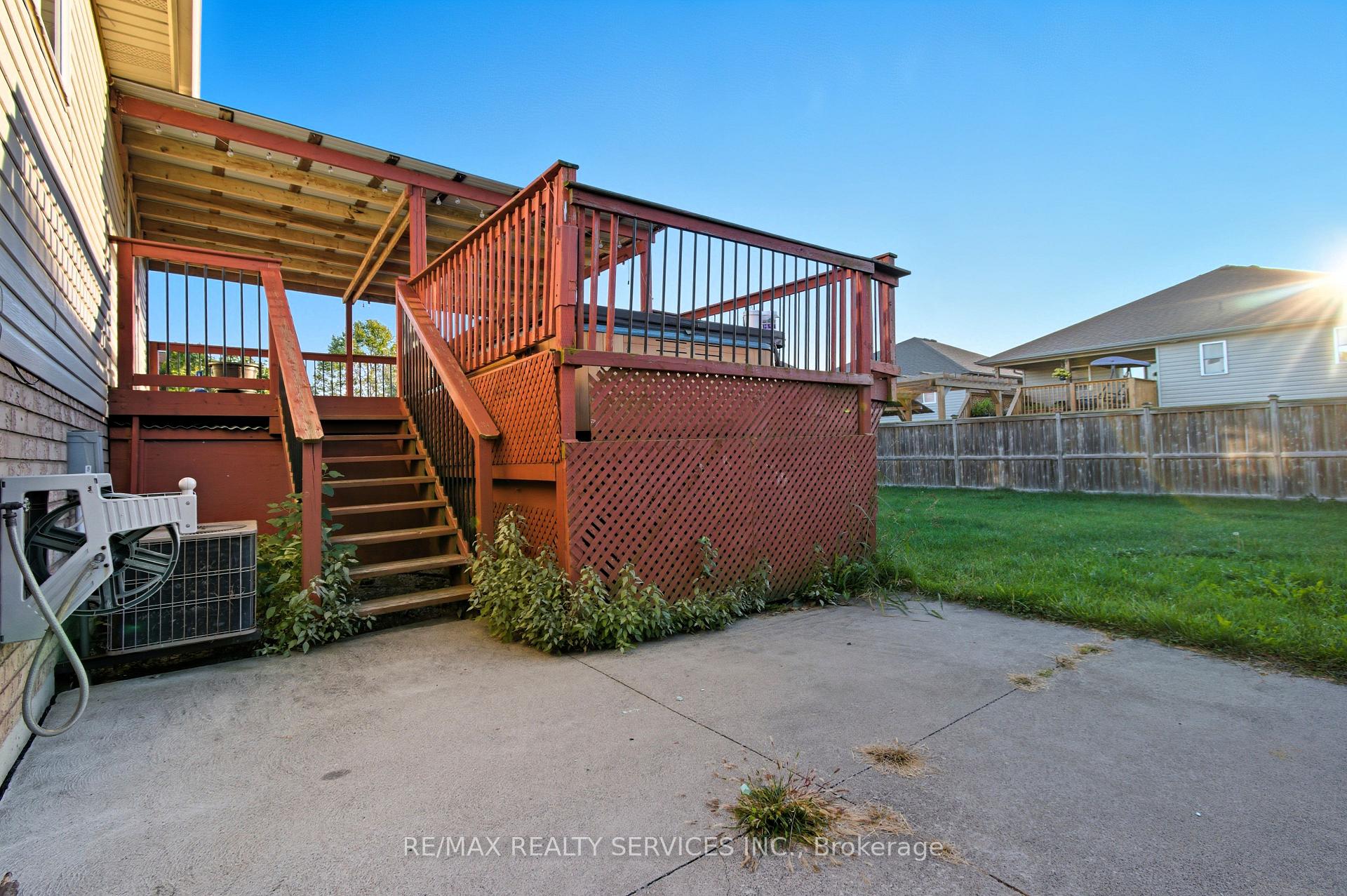 Photo 7 of 1039 Clover Avenue, Windsor, East Riverside — HOMEH