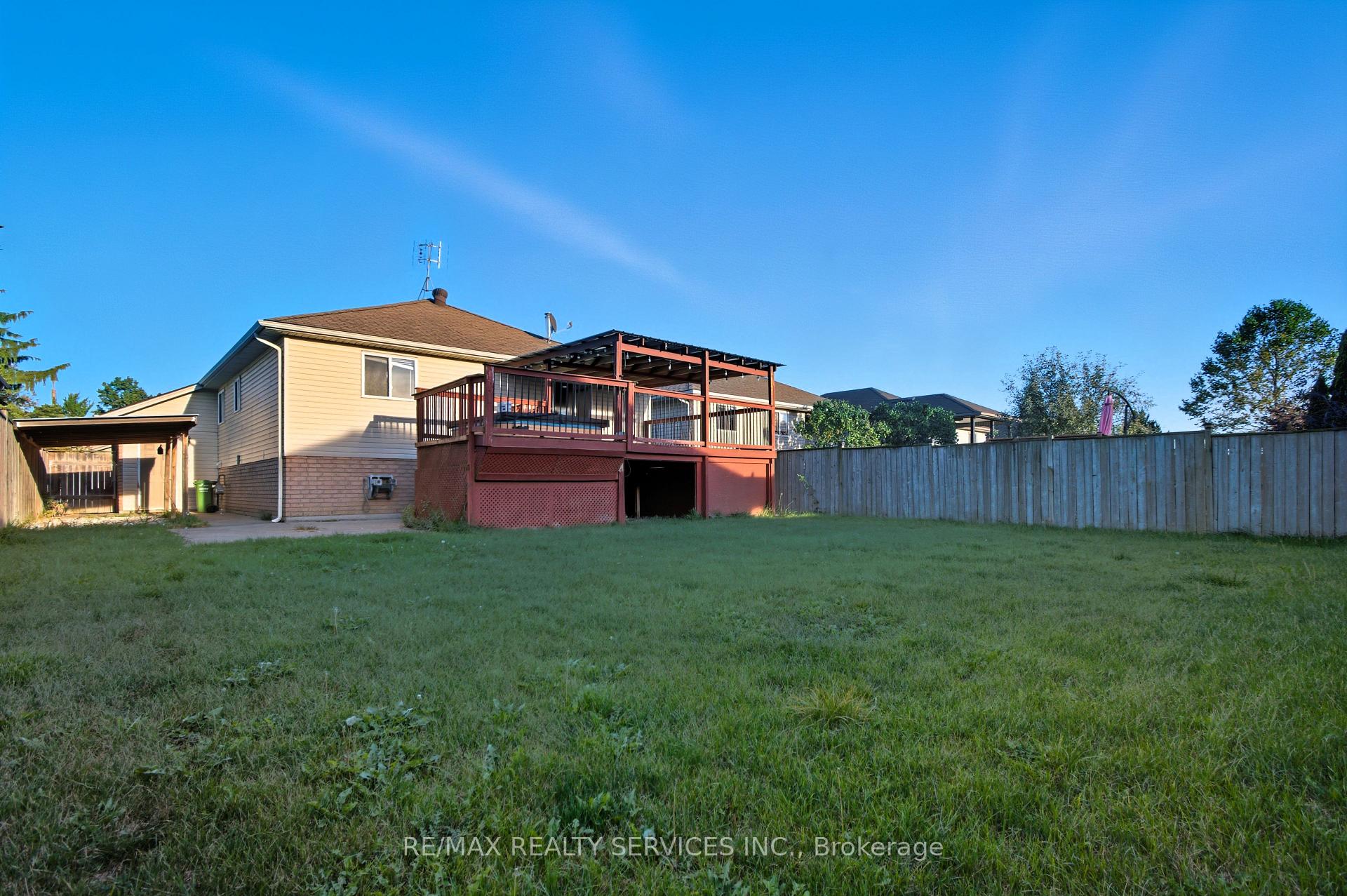 Photo 8 of 1039 Clover Avenue, Windsor, East Riverside — HOMEH