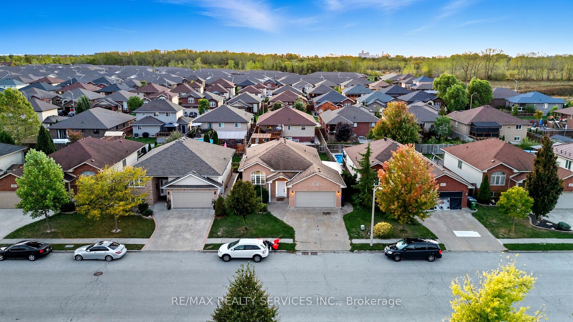 Photo 10 of 1039 Clover Avenue, Windsor, East Riverside — HOMEH