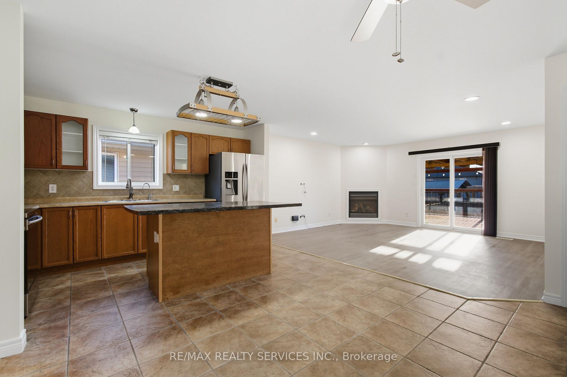Photo 16 of 1039 Clover Avenue, Windsor, East Riverside — HOMEH
