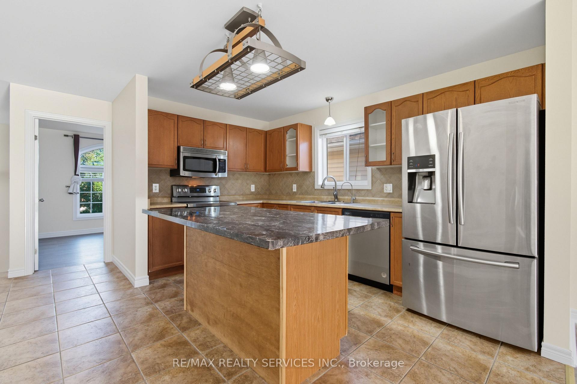 Photo 17 of 1039 Clover Avenue, Windsor, East Riverside — HOMEH