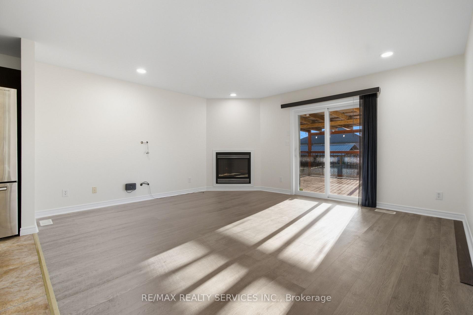 Photo 20 of 1039 Clover Avenue, Windsor, East Riverside — HOMEH