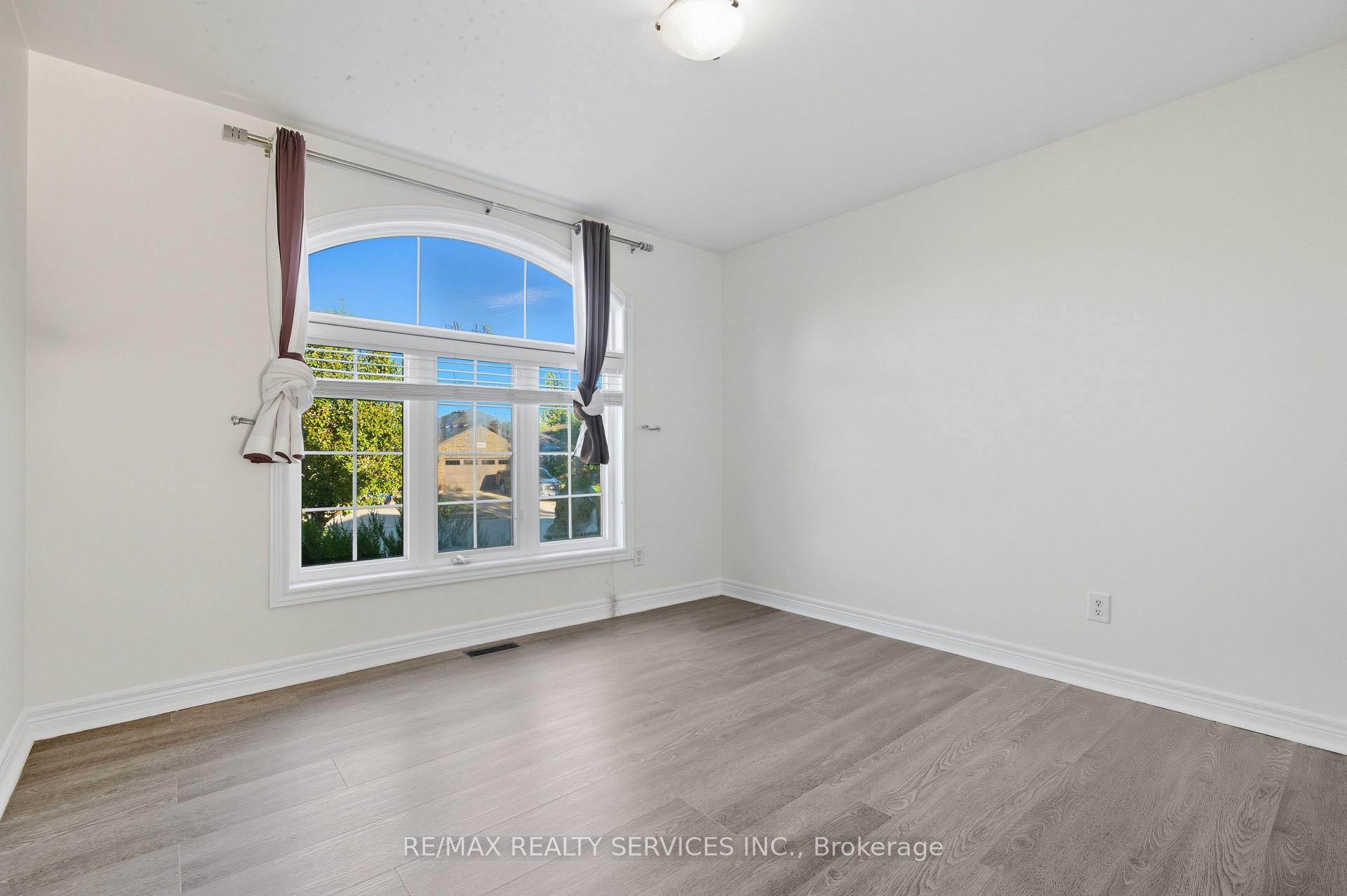 Photo 21 of 1039 Clover Avenue, Windsor, East Riverside — HOMEH