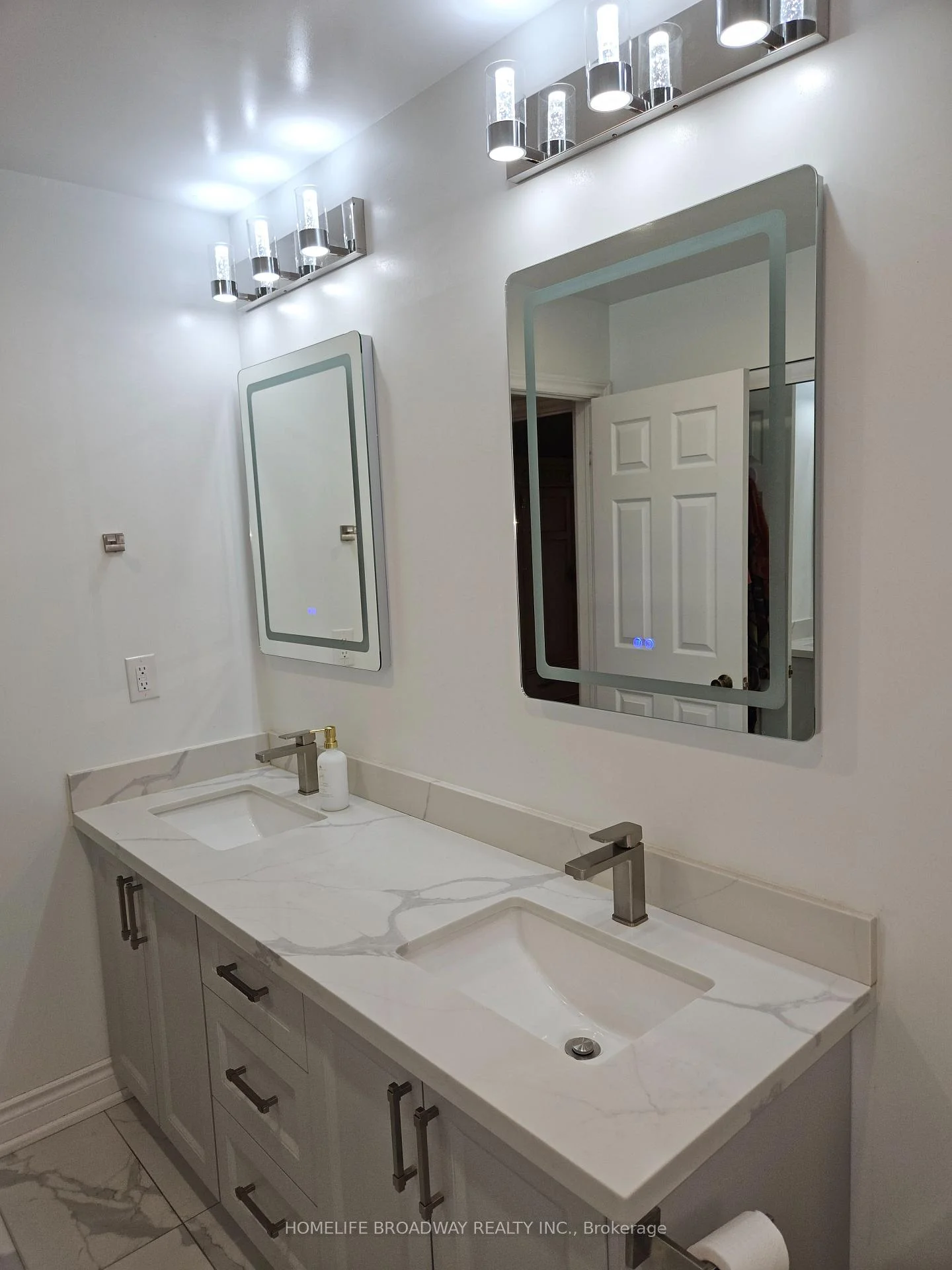 Photo 32 of 11 Perdue Court, Markham, Milliken Mills East — HOMEH