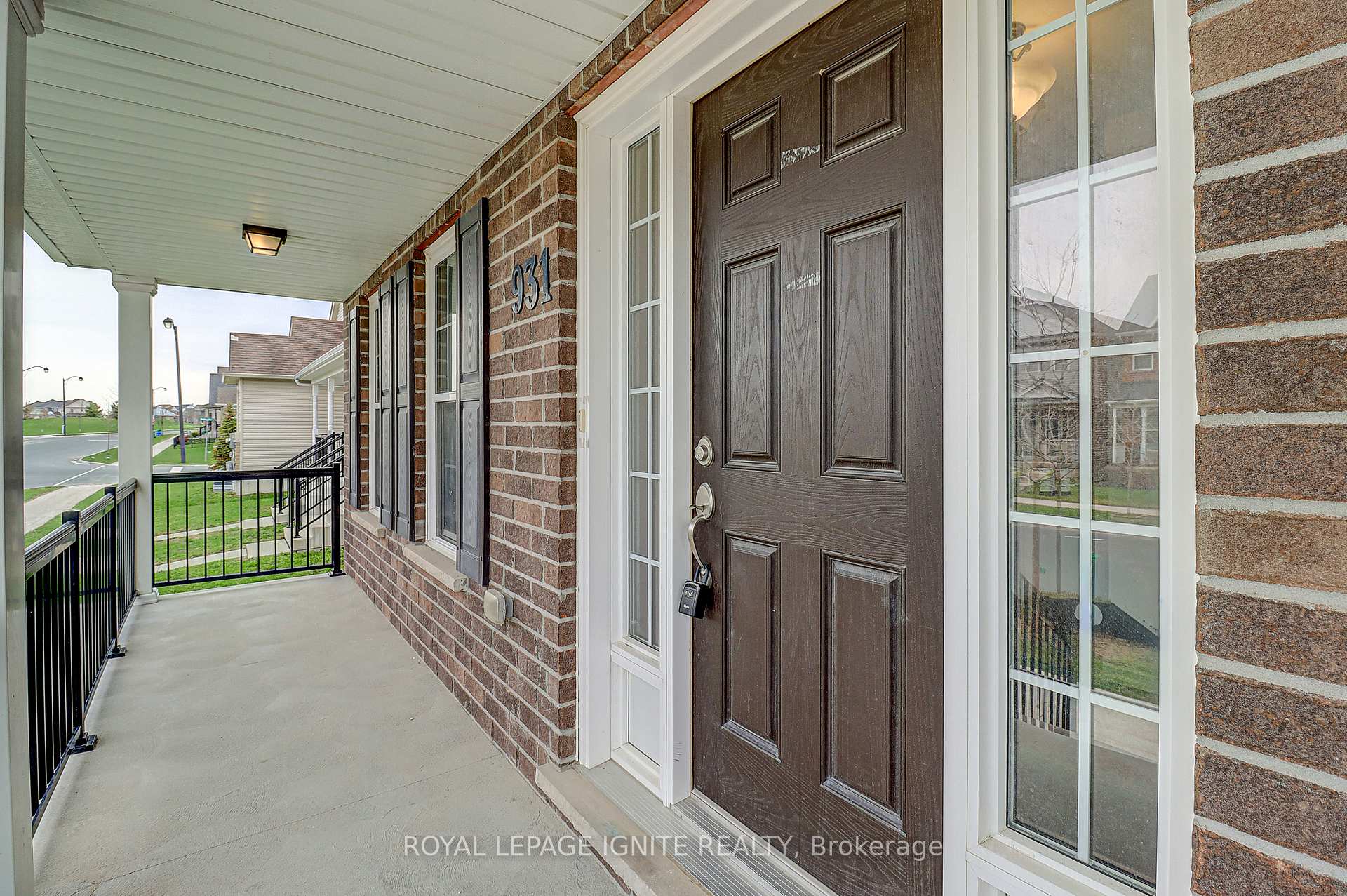 Photo 3 of 931 Broadway Boulevard, Peterborough, Northcrest Ward 5 — HOMEH