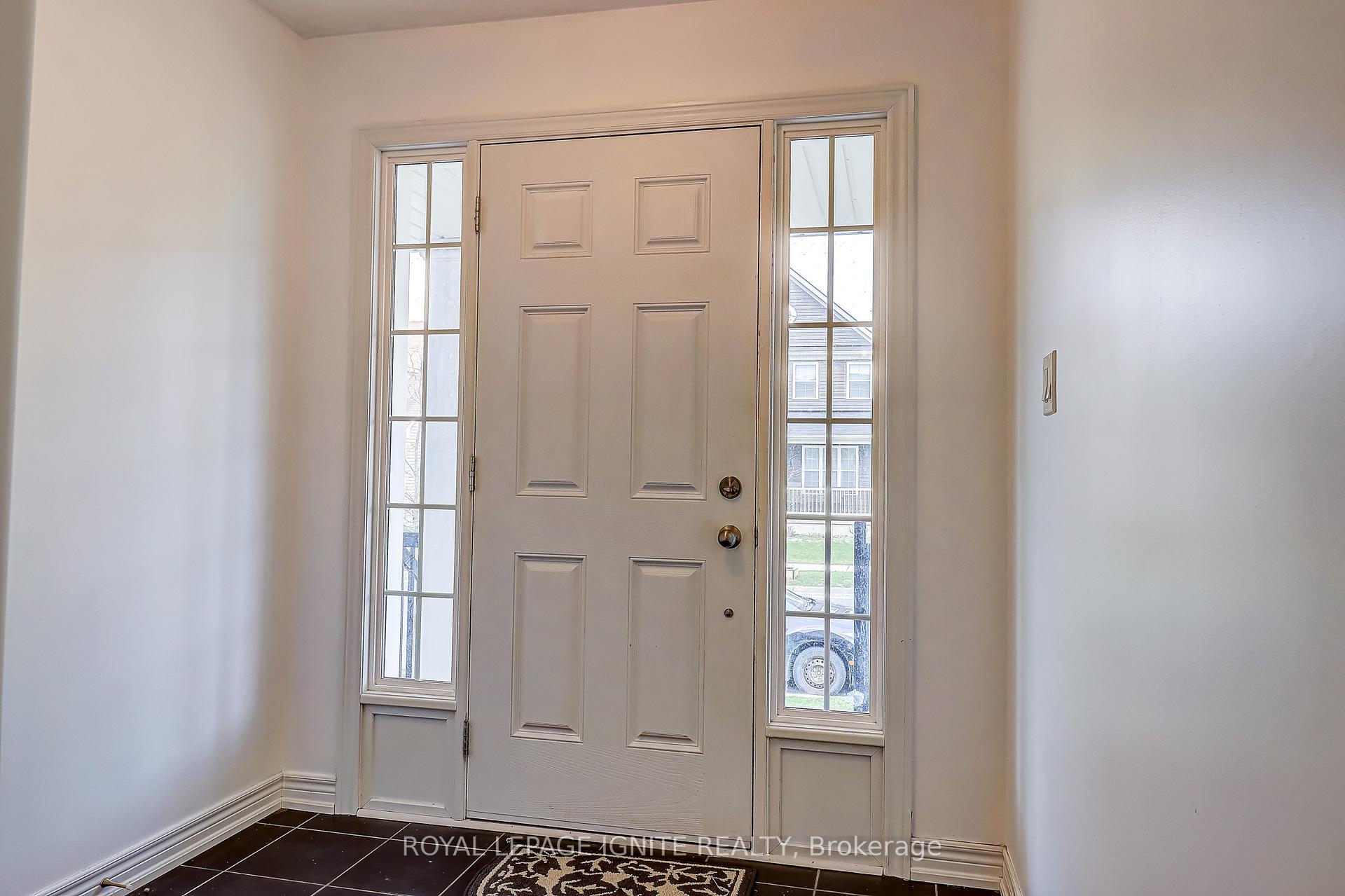 Photo 4 of 931 Broadway Boulevard, Peterborough, Northcrest Ward 5 — HOMEH