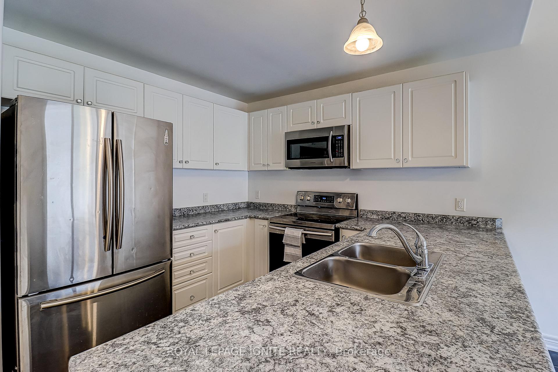 Photo 16 of 931 Broadway Boulevard, Peterborough, Northcrest Ward 5 — HOMEH
