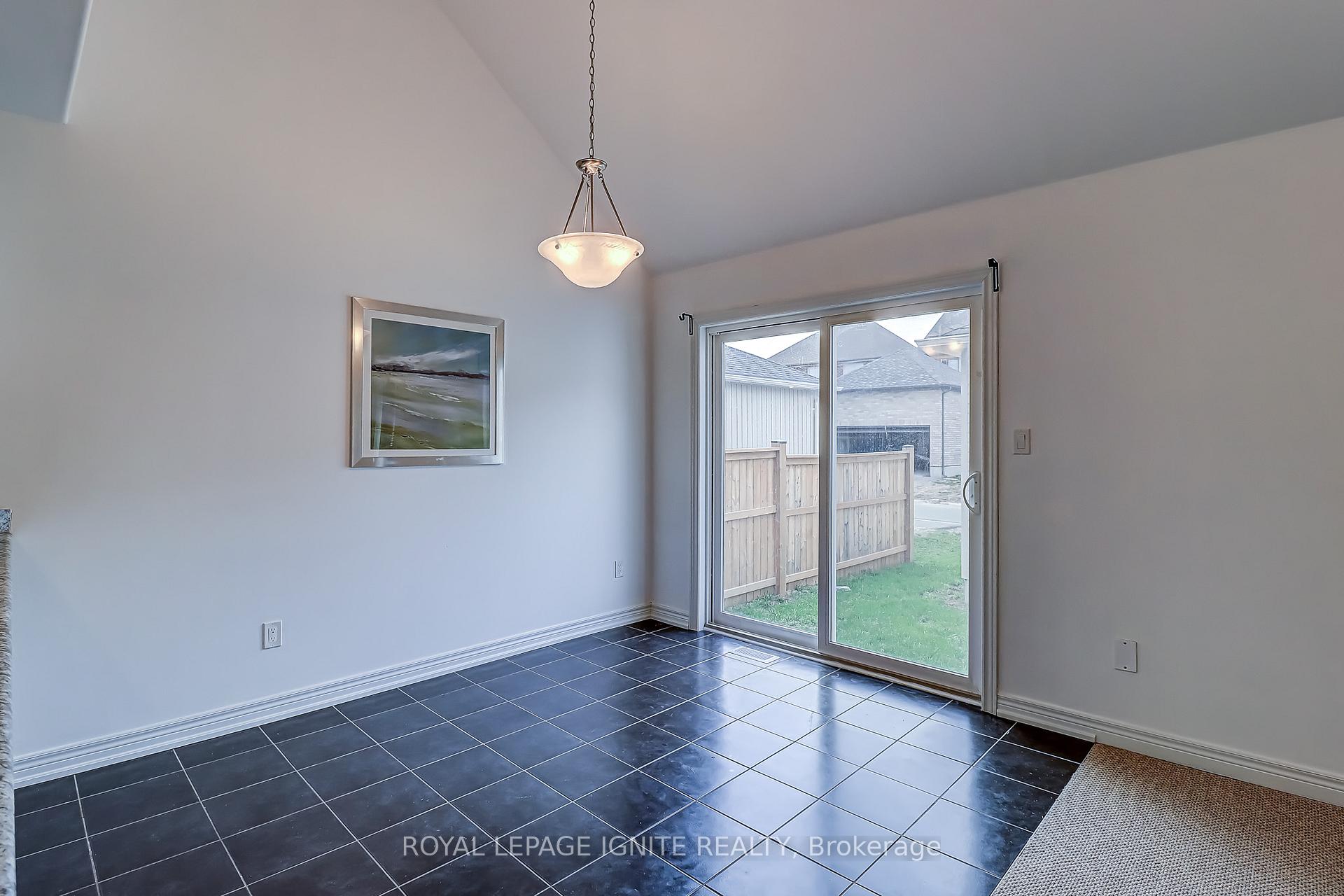 Photo 17 of 931 Broadway Boulevard, Peterborough, Northcrest Ward 5 — HOMEH