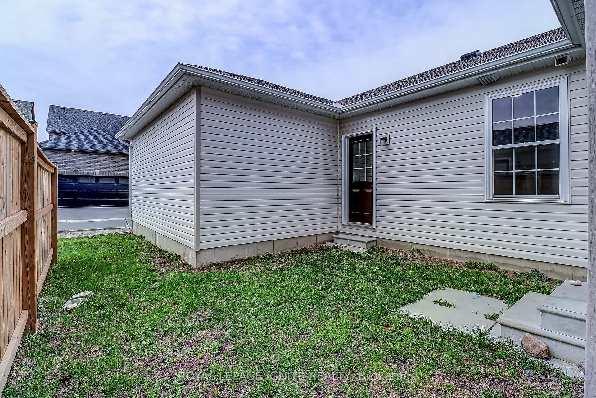 Photo 20 of 931 Broadway Boulevard, Peterborough, Northcrest Ward 5 — HOMEH