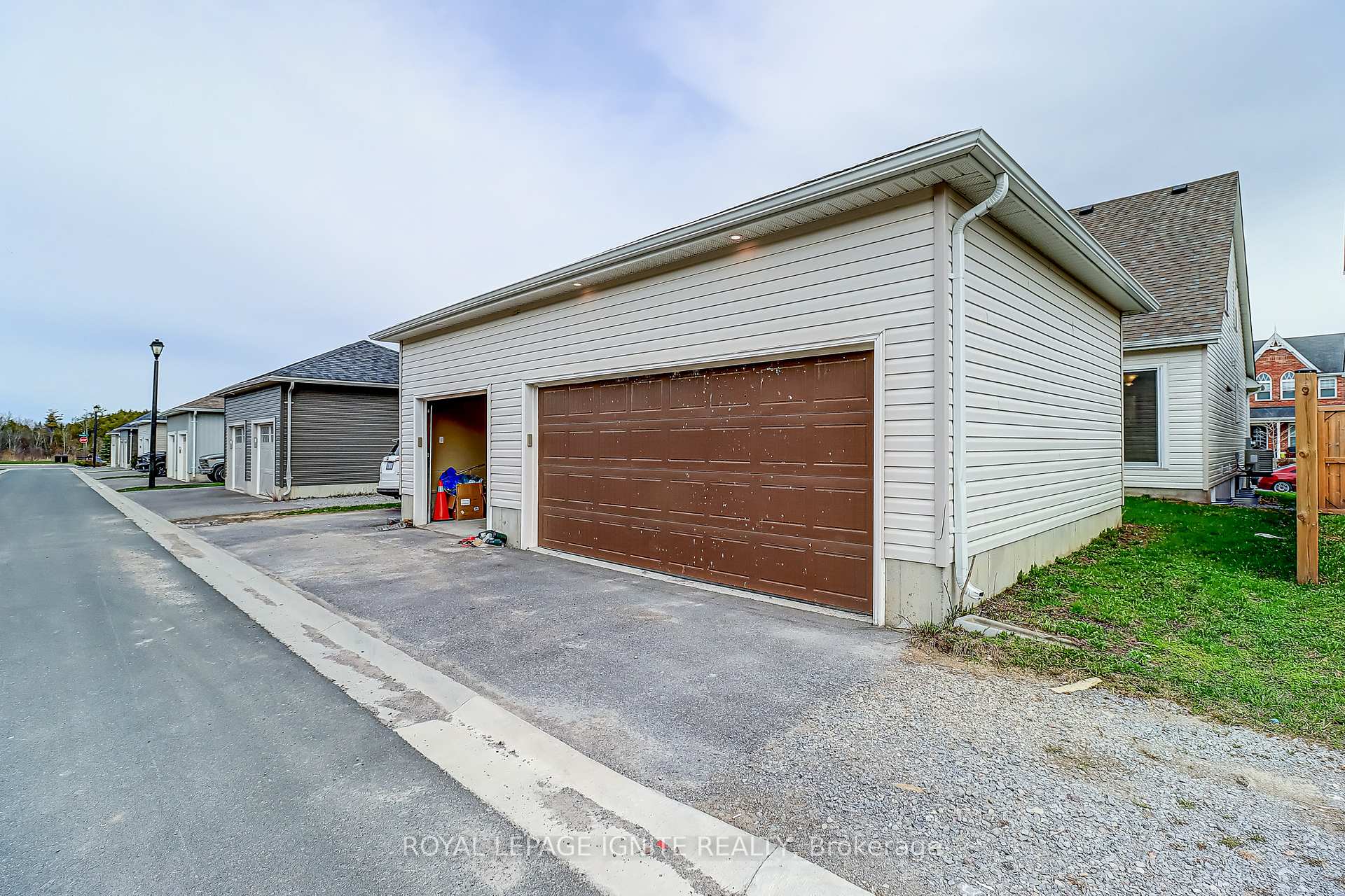 Photo 22 of 931 Broadway Boulevard, Peterborough, Northcrest Ward 5 — HOMEH