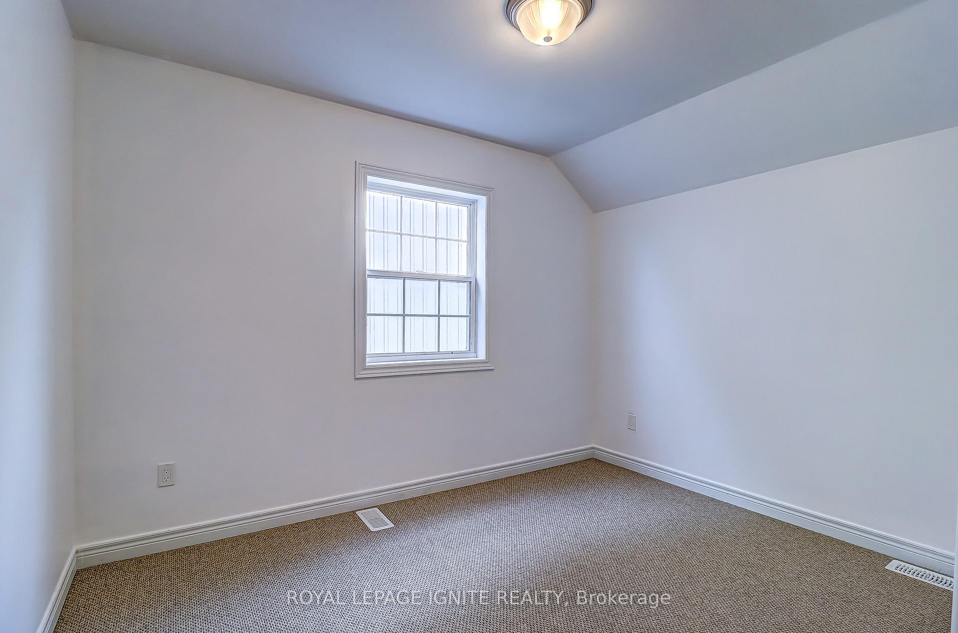 Photo 34 of 931 Broadway Boulevard, Peterborough, Northcrest Ward 5 — HOMEH