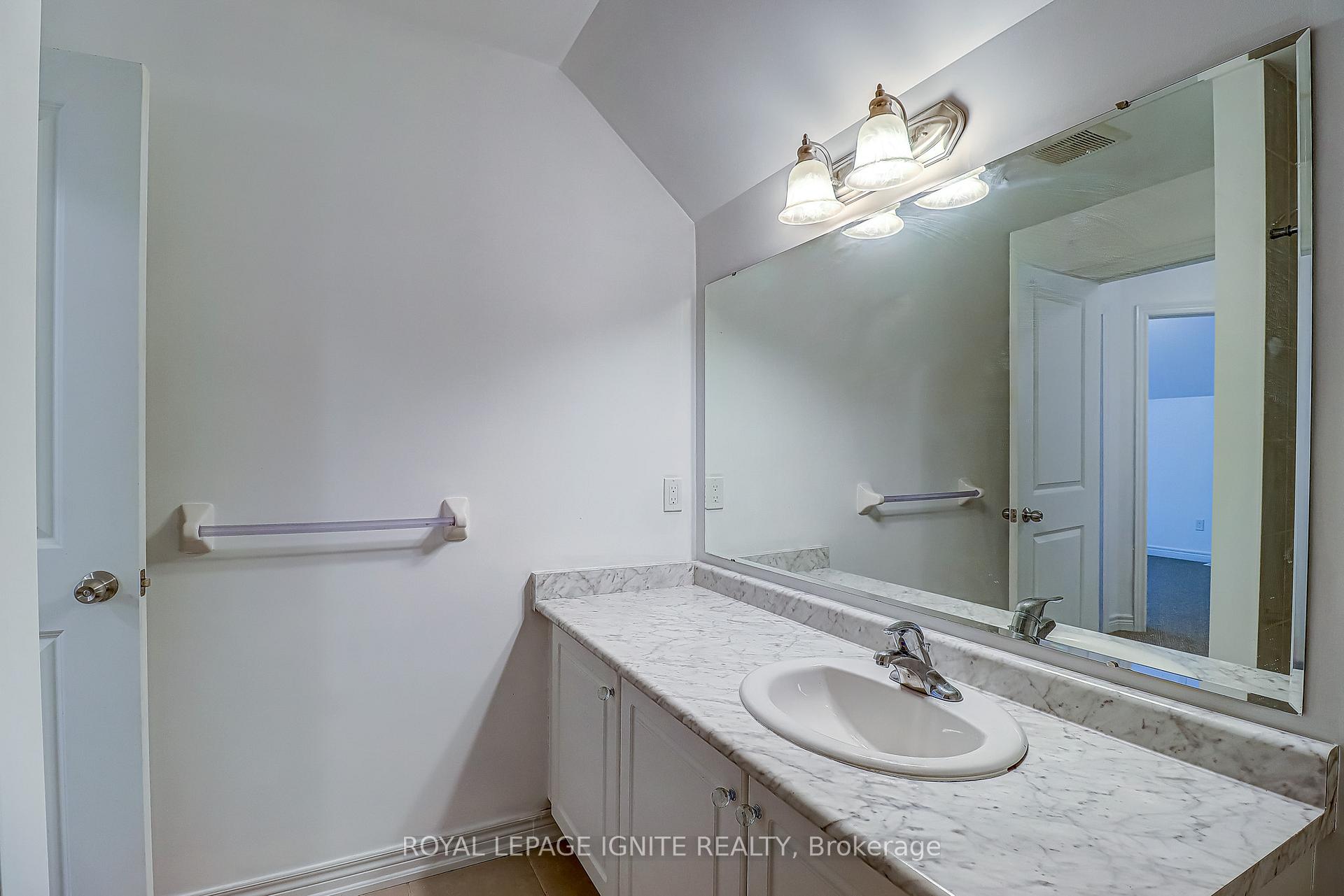 Photo 37 of 931 Broadway Boulevard, Peterborough, Northcrest Ward 5 — HOMEH