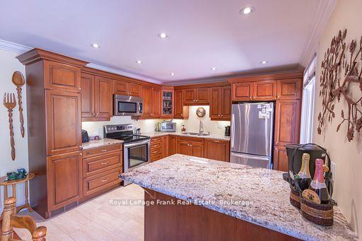 Photo 4 of Unit 607, 200 East Street, Kawartha Lakes, Bobcaygeon — HOMEH