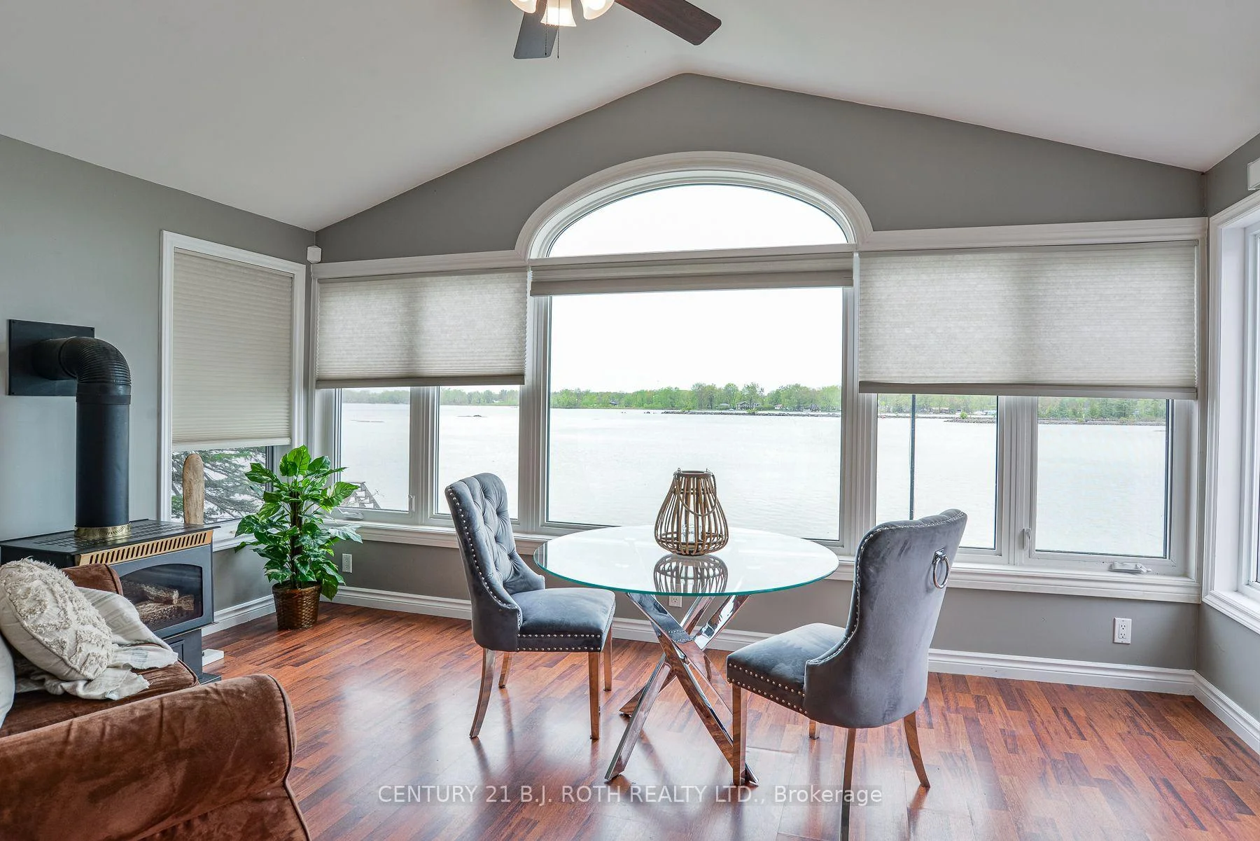 Photo 5 of 7712 Oak Point Road S, Ramara, Rural Ramara — HOMEH