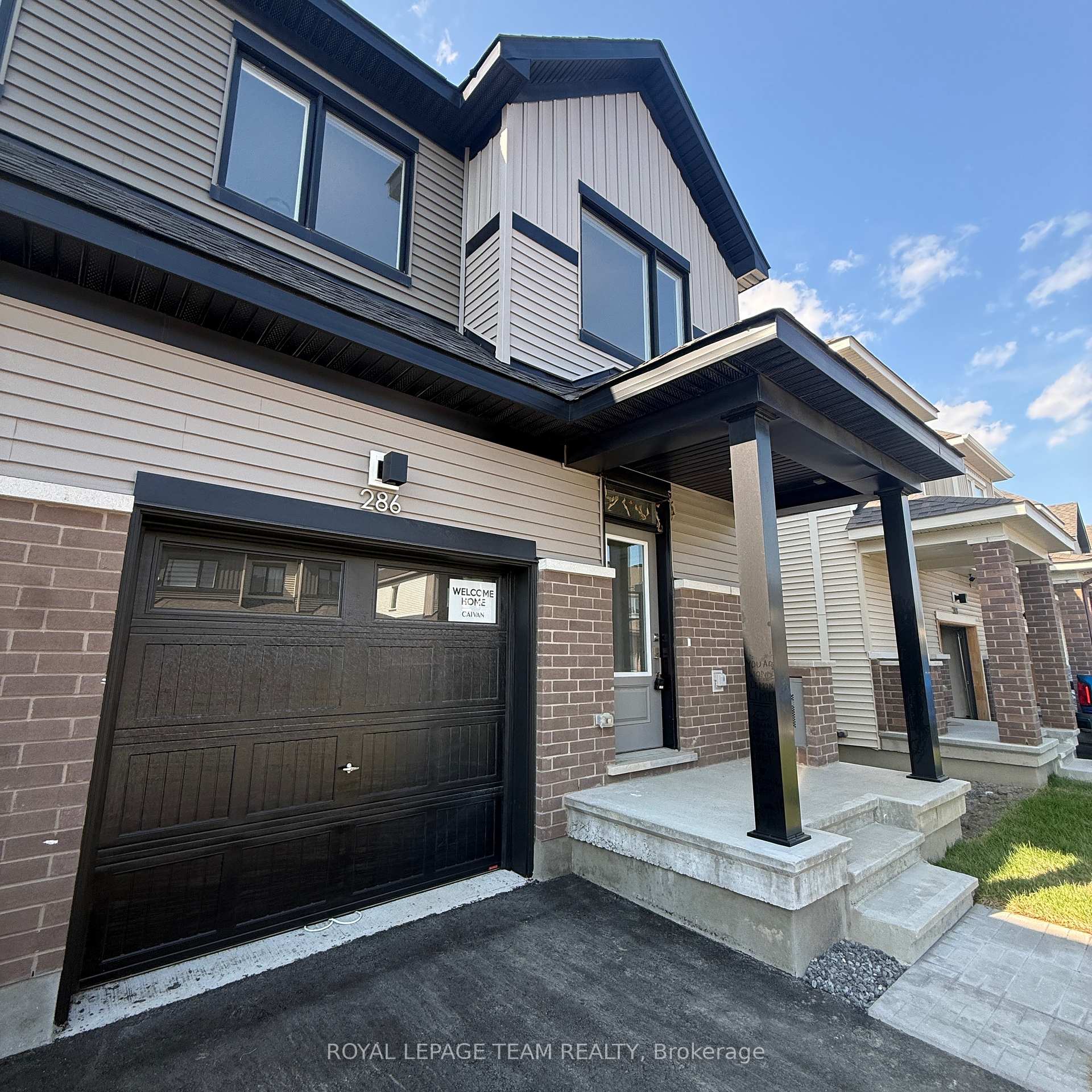 Photo 2 of 286 Les Emmerson Drive S, Ottawa, Barrhaven - Half Moon Bay — HOMEH