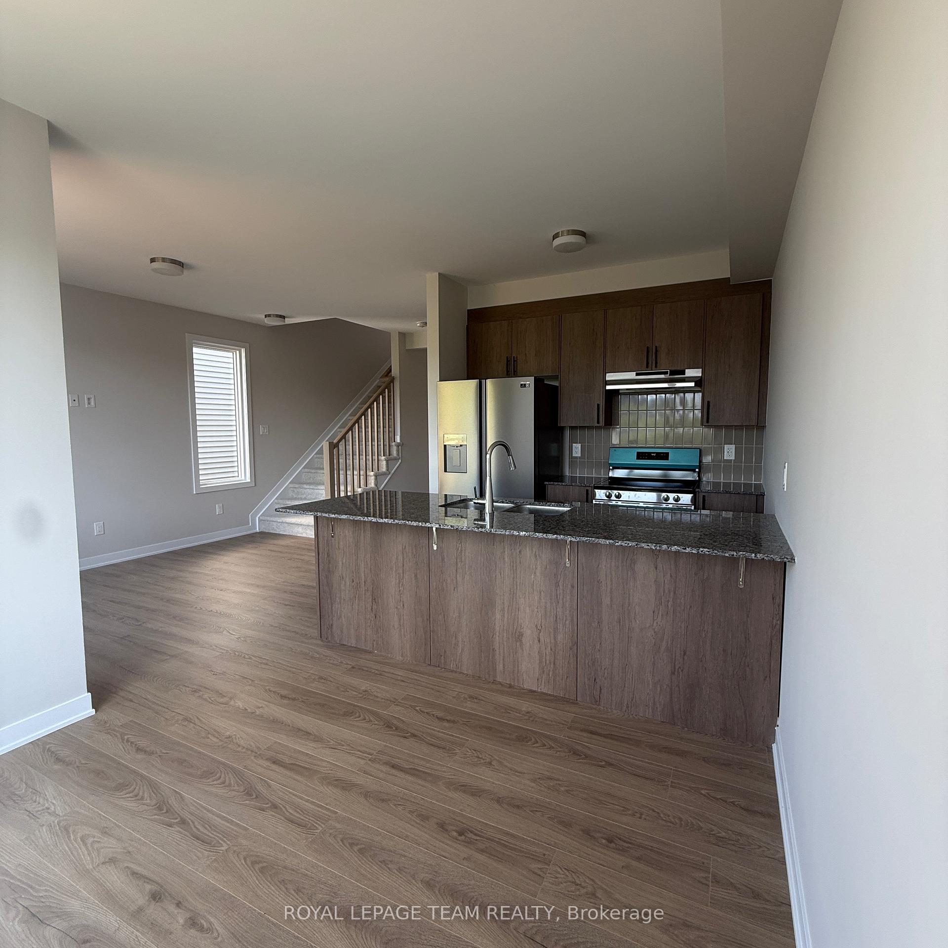 Photo 5 of 286 Les Emmerson Drive S, Ottawa, Barrhaven - Half Moon Bay — HOMEH