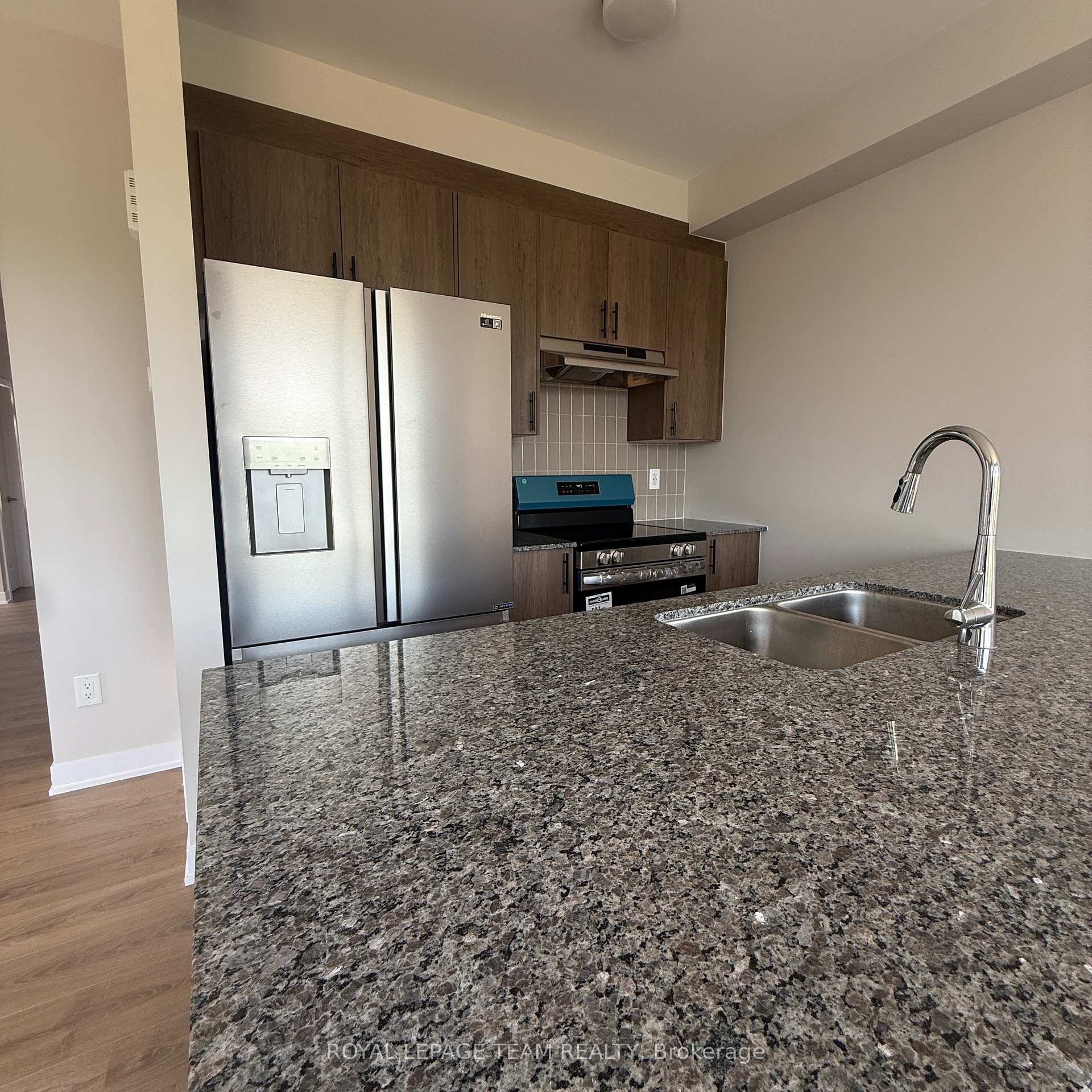Photo 8 of 286 Les Emmerson Drive S, Ottawa, Barrhaven - Half Moon Bay — HOMEH