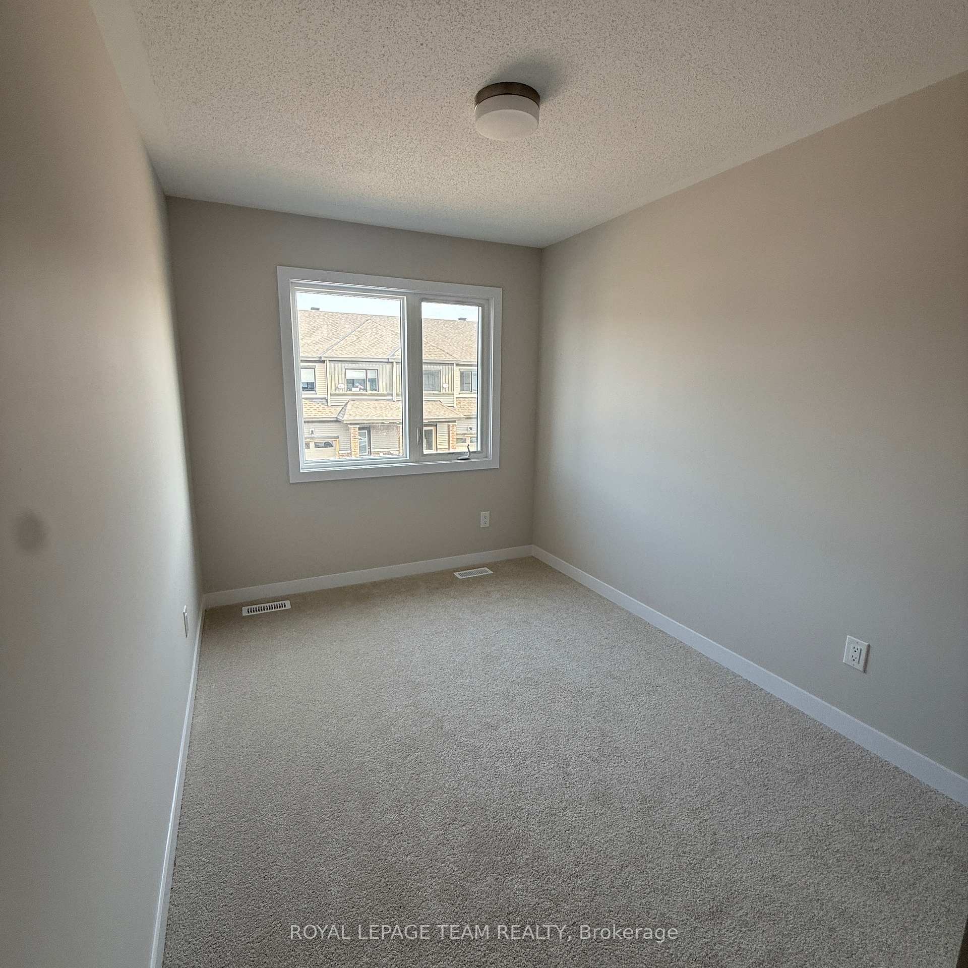 Photo 14 of 286 Les Emmerson Drive S, Ottawa, Barrhaven - Half Moon Bay — HOMEH