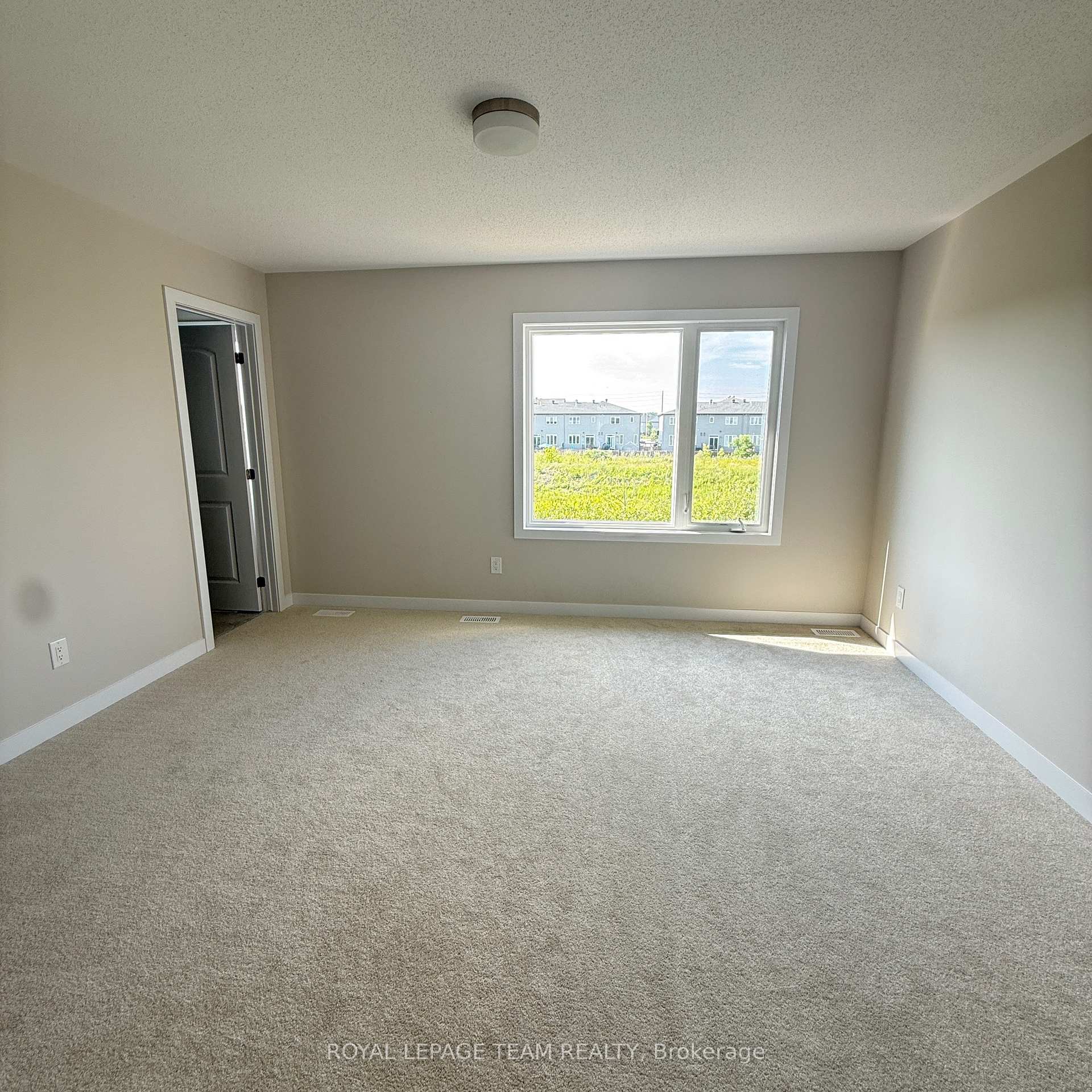 Photo 17 of 286 Les Emmerson Drive S, Ottawa, Barrhaven - Half Moon Bay — HOMEH