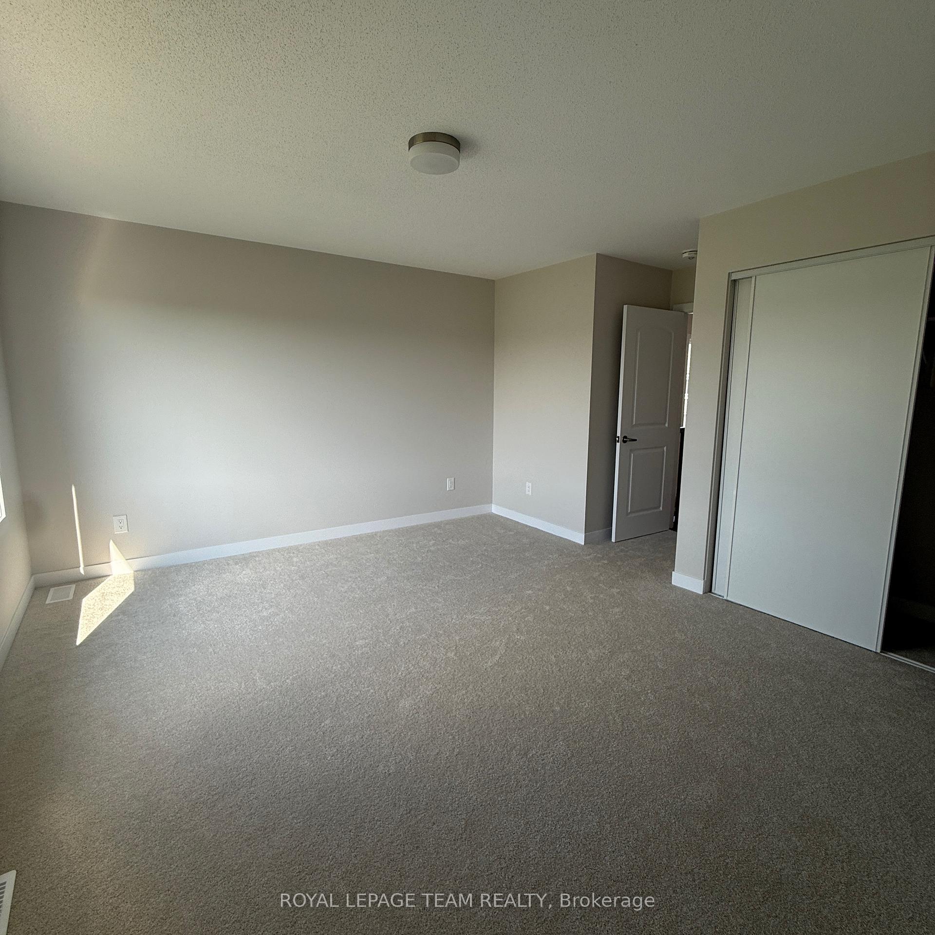 Photo 18 of 286 Les Emmerson Drive S, Ottawa, Barrhaven - Half Moon Bay — HOMEH