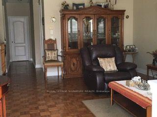 Photo 5 of 5 Cliveden Place, Markham, Berczy — HOMEH
