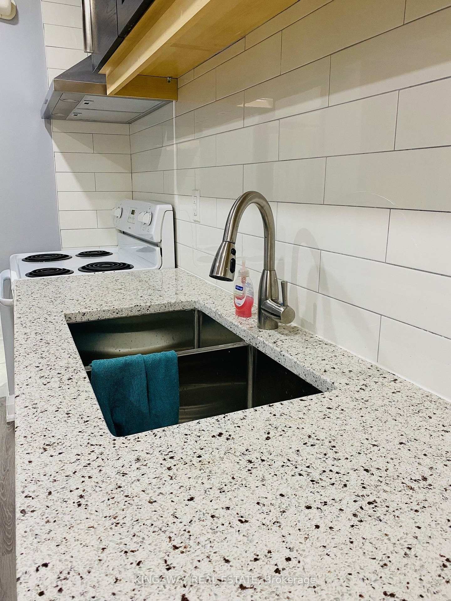 Photo 6 of Unit 1, 769 The Queensway, Etobicoke, Stonegate-Queensway — HOMEH