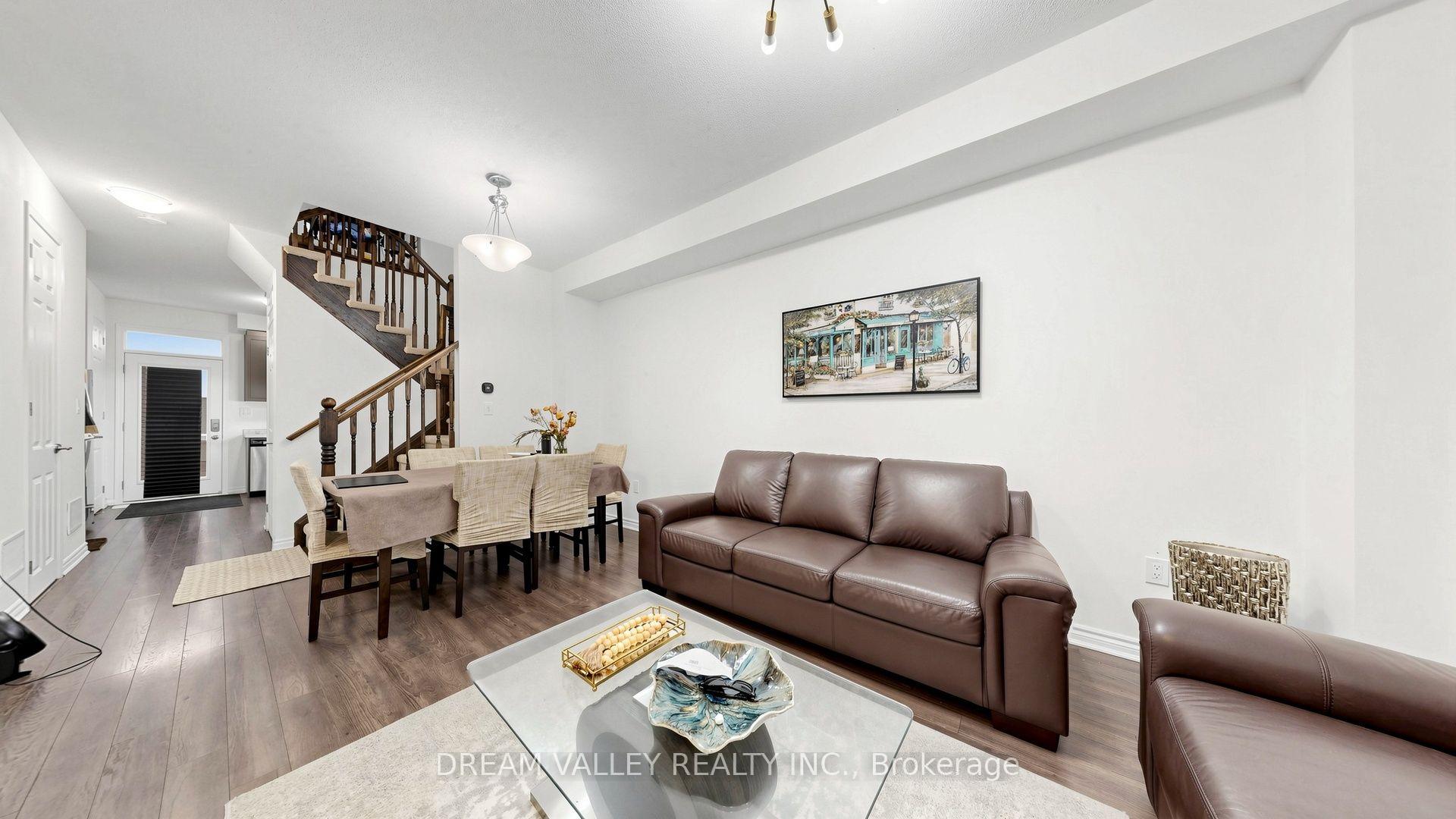 Photo 4 of 138 Cleanside Road, Scarborough, Clairlea-Birchmount — HOMEH