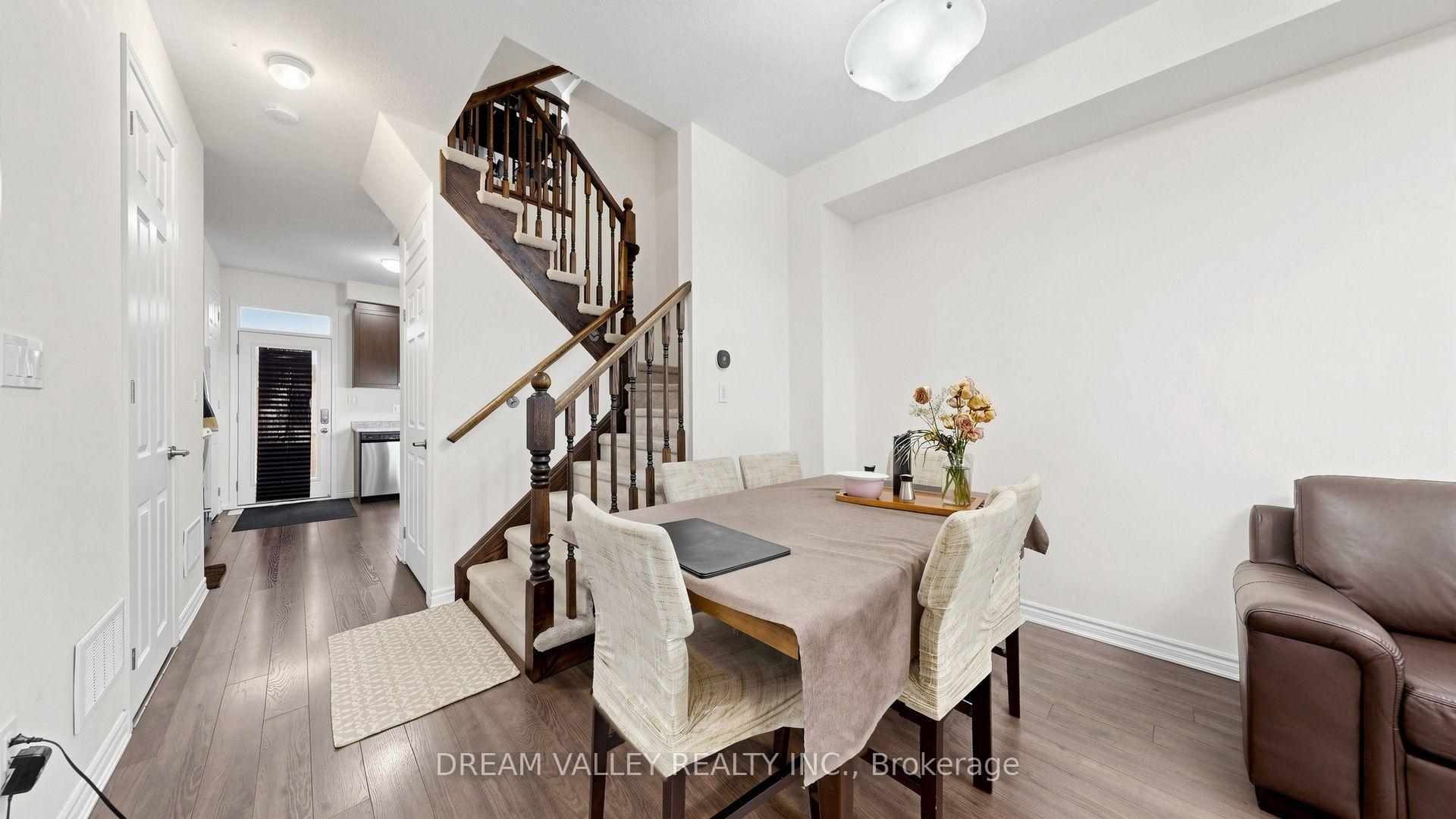 Photo 9 of 138 Cleanside Road, Scarborough, Clairlea-Birchmount — HOMEH