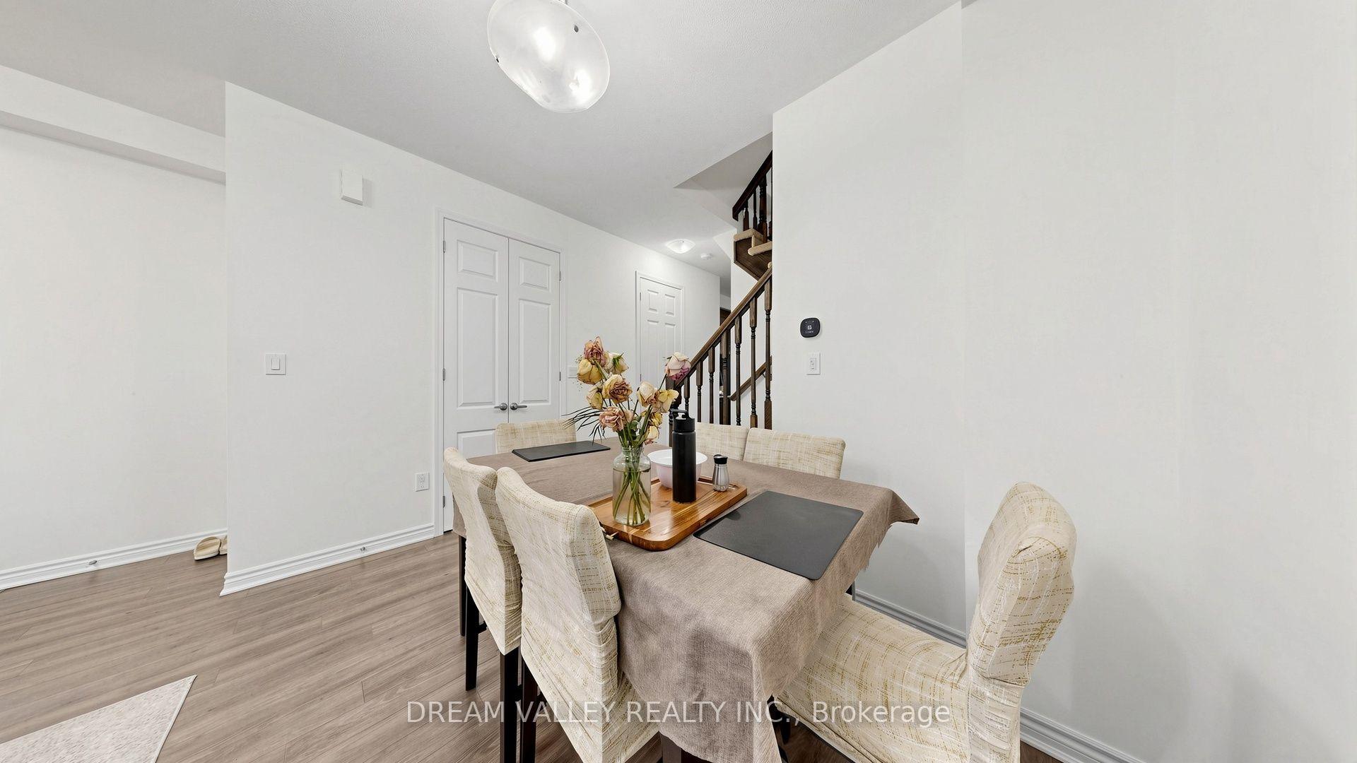 Photo 10 of 138 Cleanside Road, Scarborough, Clairlea-Birchmount — HOMEH