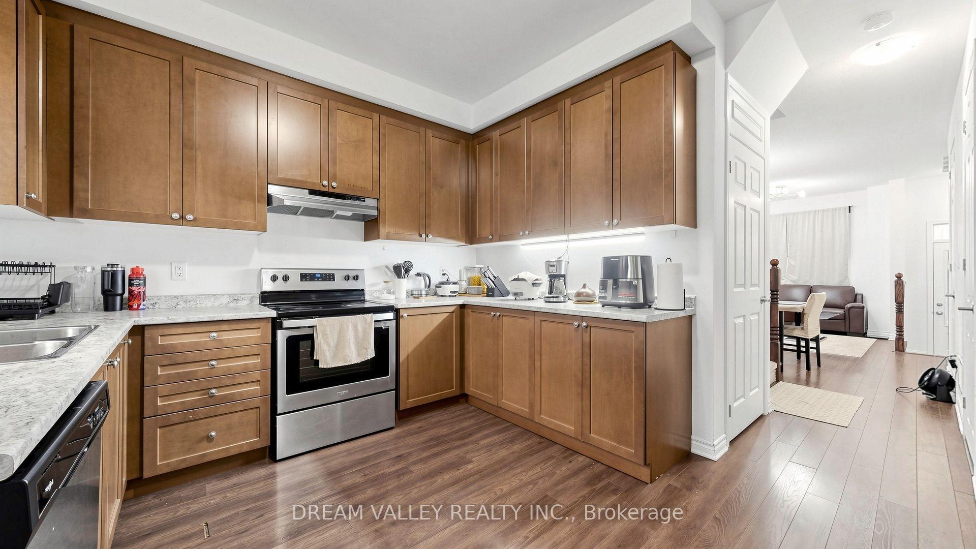 Photo 13 of 138 Cleanside Road, Scarborough, Clairlea-Birchmount — HOMEH