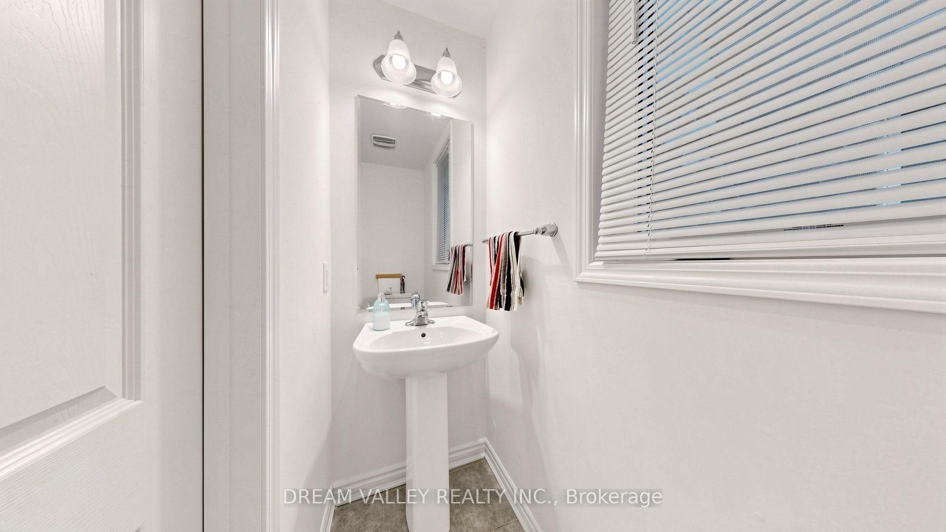 Photo 16 of 138 Cleanside Road, Scarborough, Clairlea-Birchmount — HOMEH