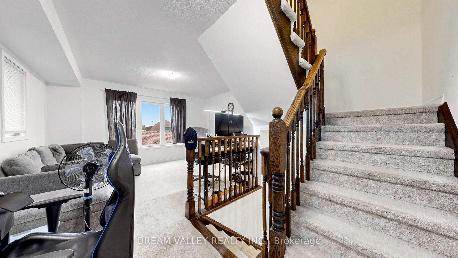 Photo 23 of 138 Cleanside Road, Scarborough, Clairlea-Birchmount — HOMEH