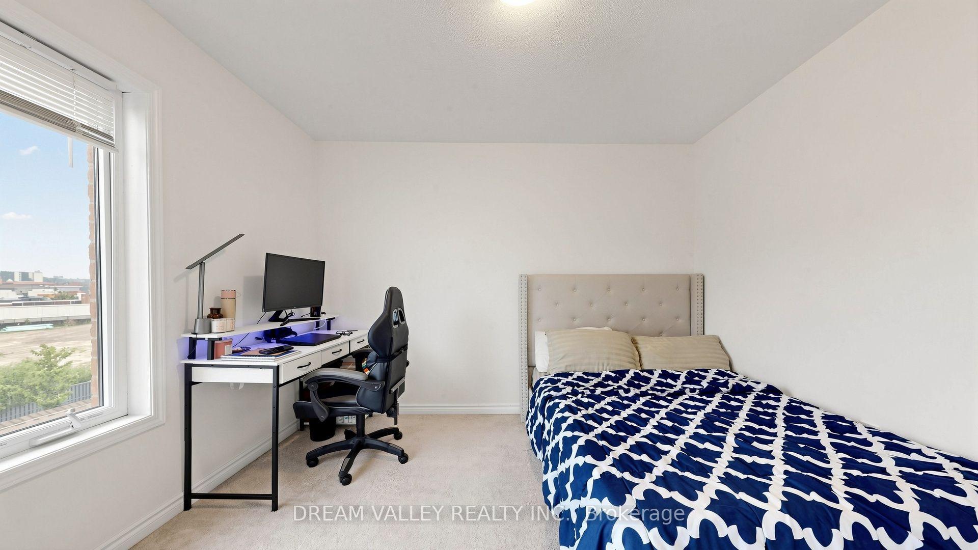 Photo 31 of 138 Cleanside Road, Scarborough, Clairlea-Birchmount — HOMEH