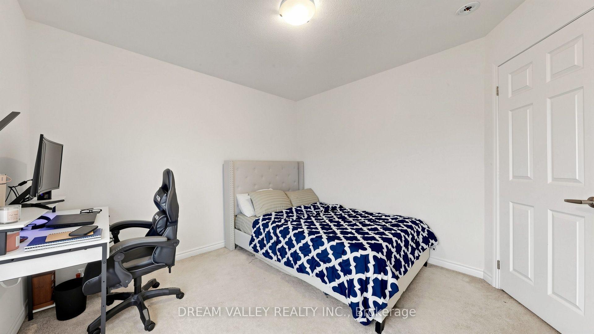 Photo 32 of 138 Cleanside Road, Scarborough, Clairlea-Birchmount — HOMEH