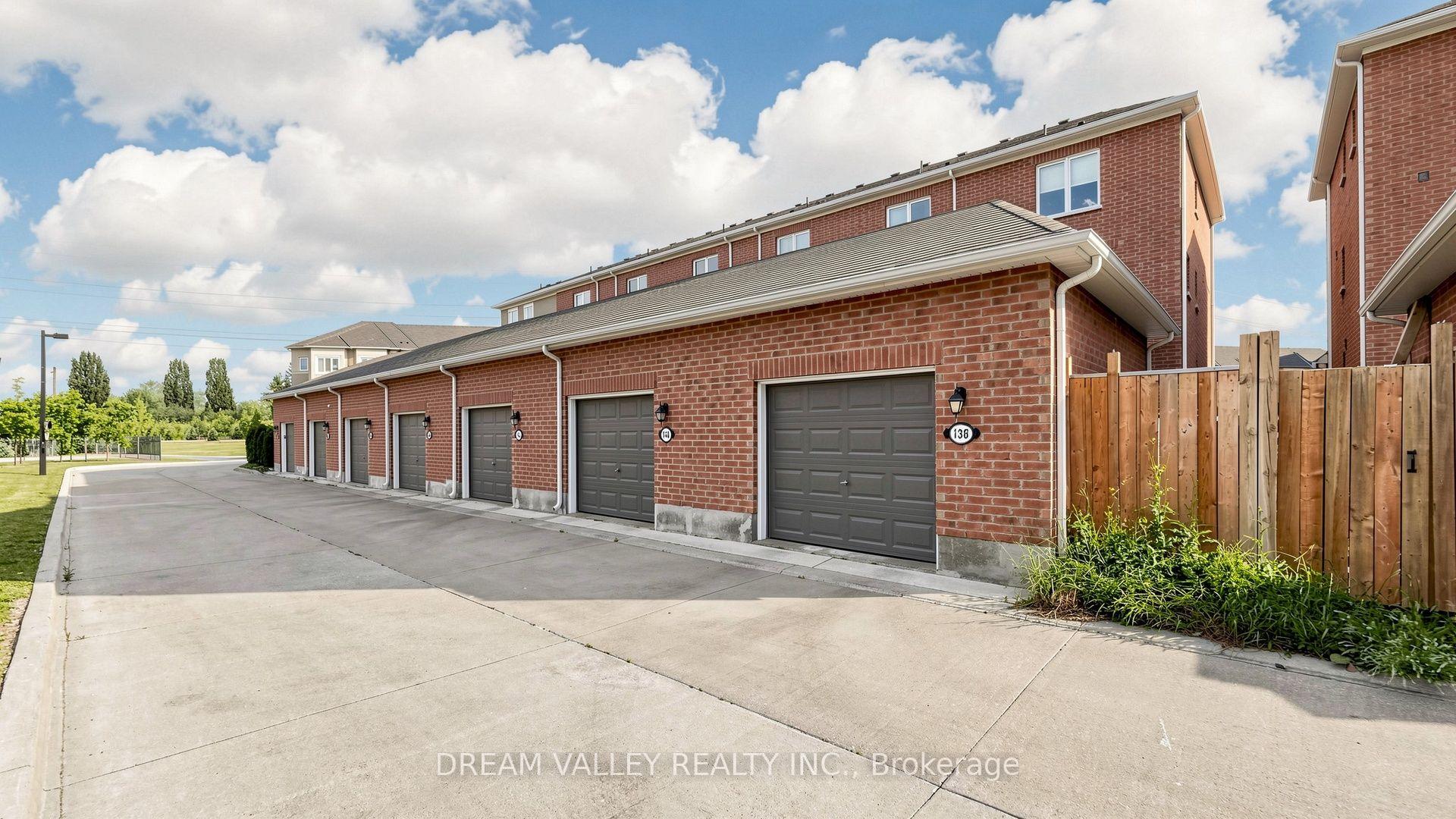 Photo 43 of 138 Cleanside Road, Scarborough, Clairlea-Birchmount — HOMEH