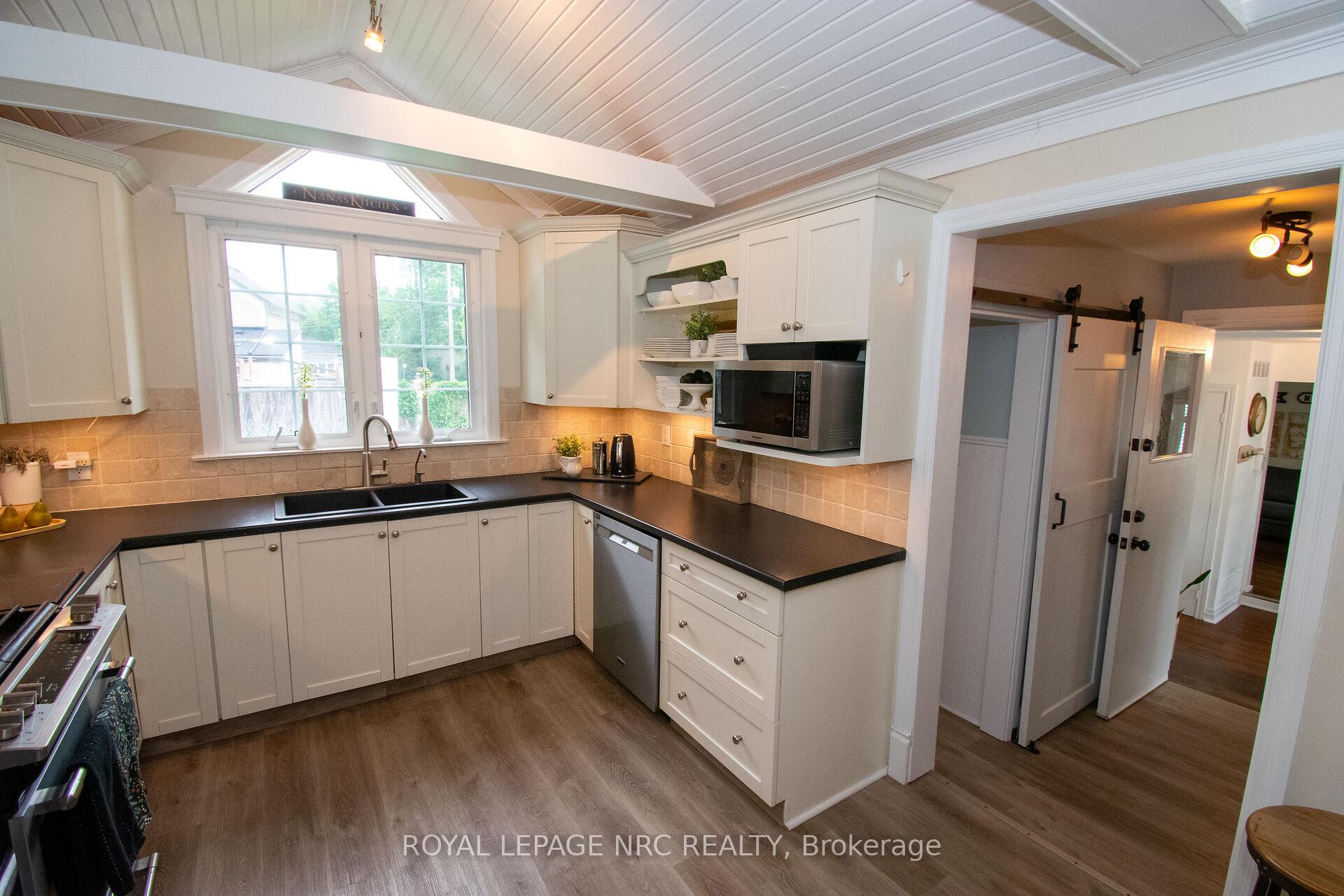 Photo 12 of 87 Lakeport Road N, St. Catharines, Port Dalhousie — HOMEH