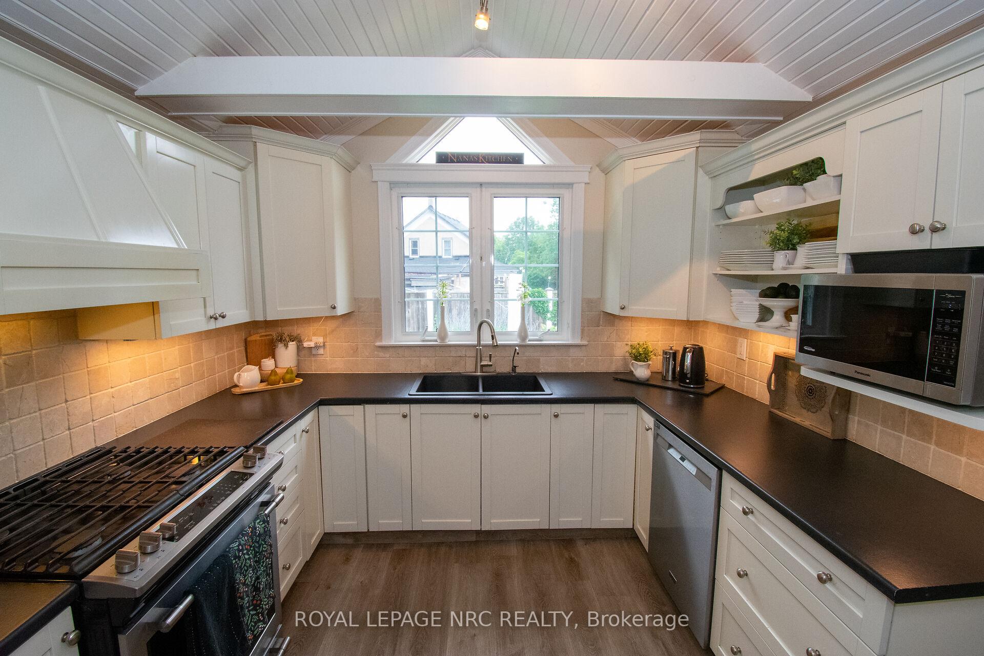 Photo 13 of 87 Lakeport Road N, St. Catharines, Port Dalhousie — HOMEH