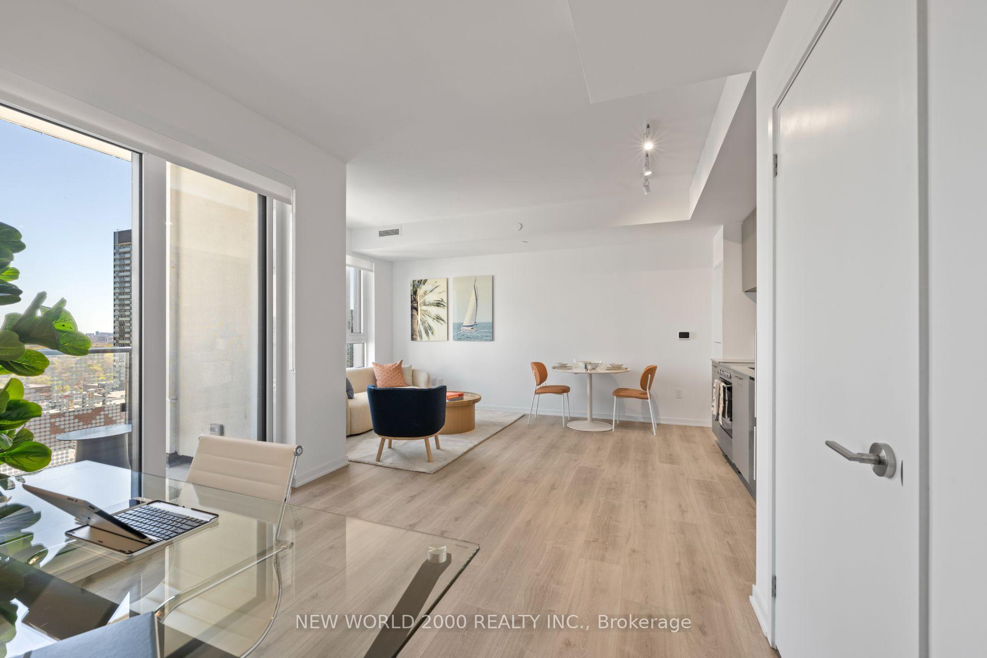 Photo 2 of Unit 1613, 101 Roehampton Avenue, Toronto, Mount Pleasant West — HOMEH