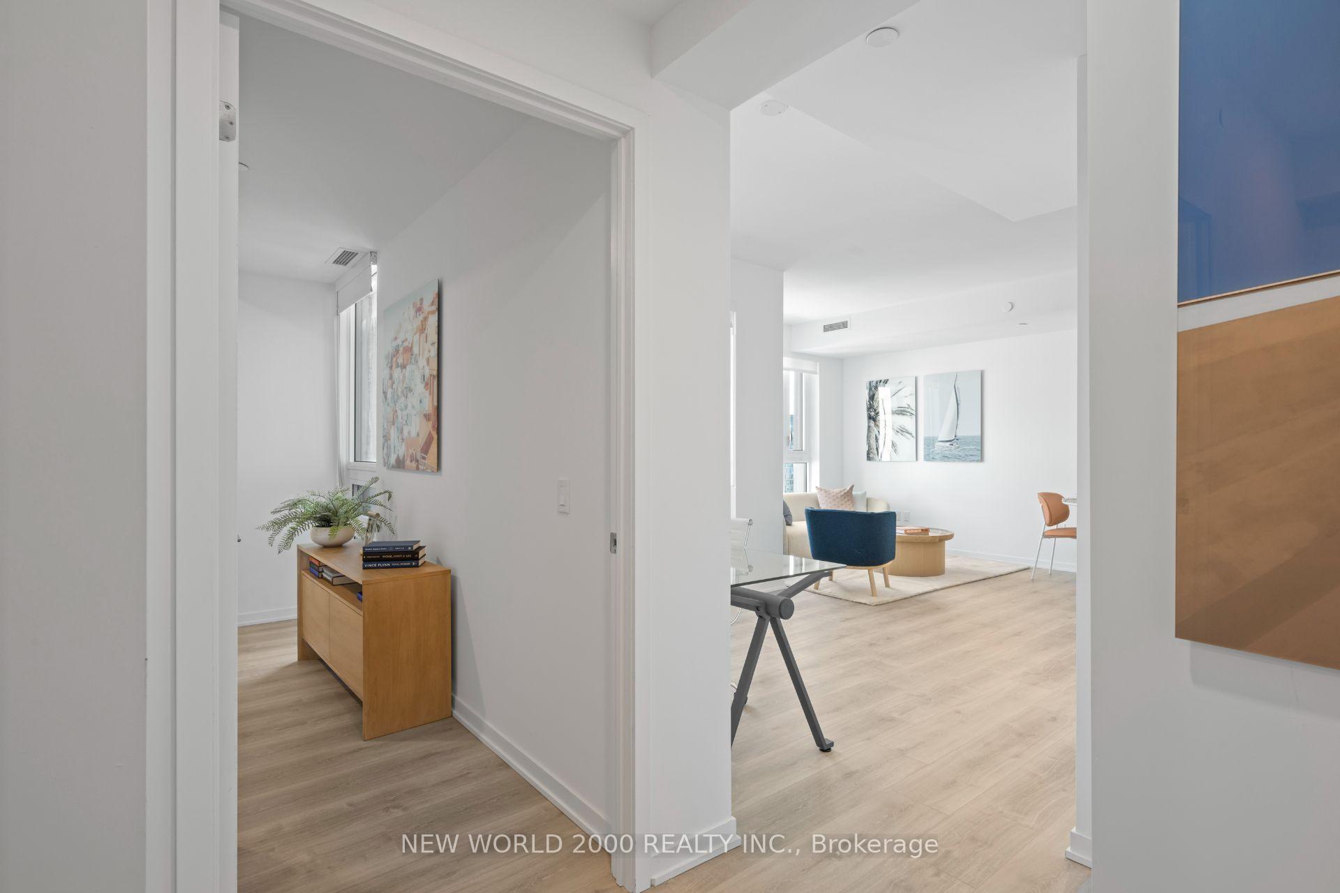 Photo 12 of Unit 1613, 101 Roehampton Avenue, Toronto, Mount Pleasant West — HOMEH