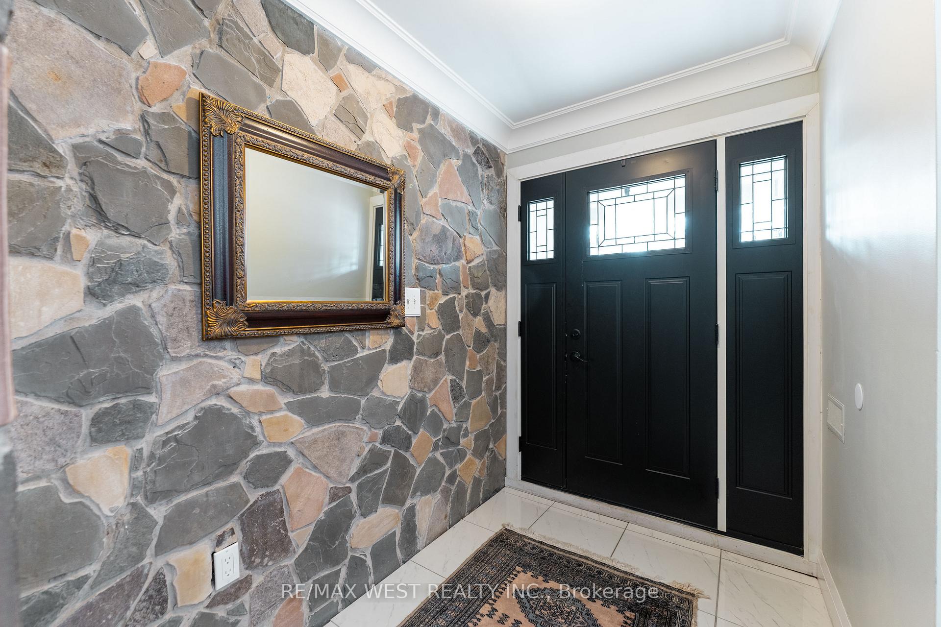 Photo 10 of 183 Ridge Road, Caledon, Bolton West — HOMEH