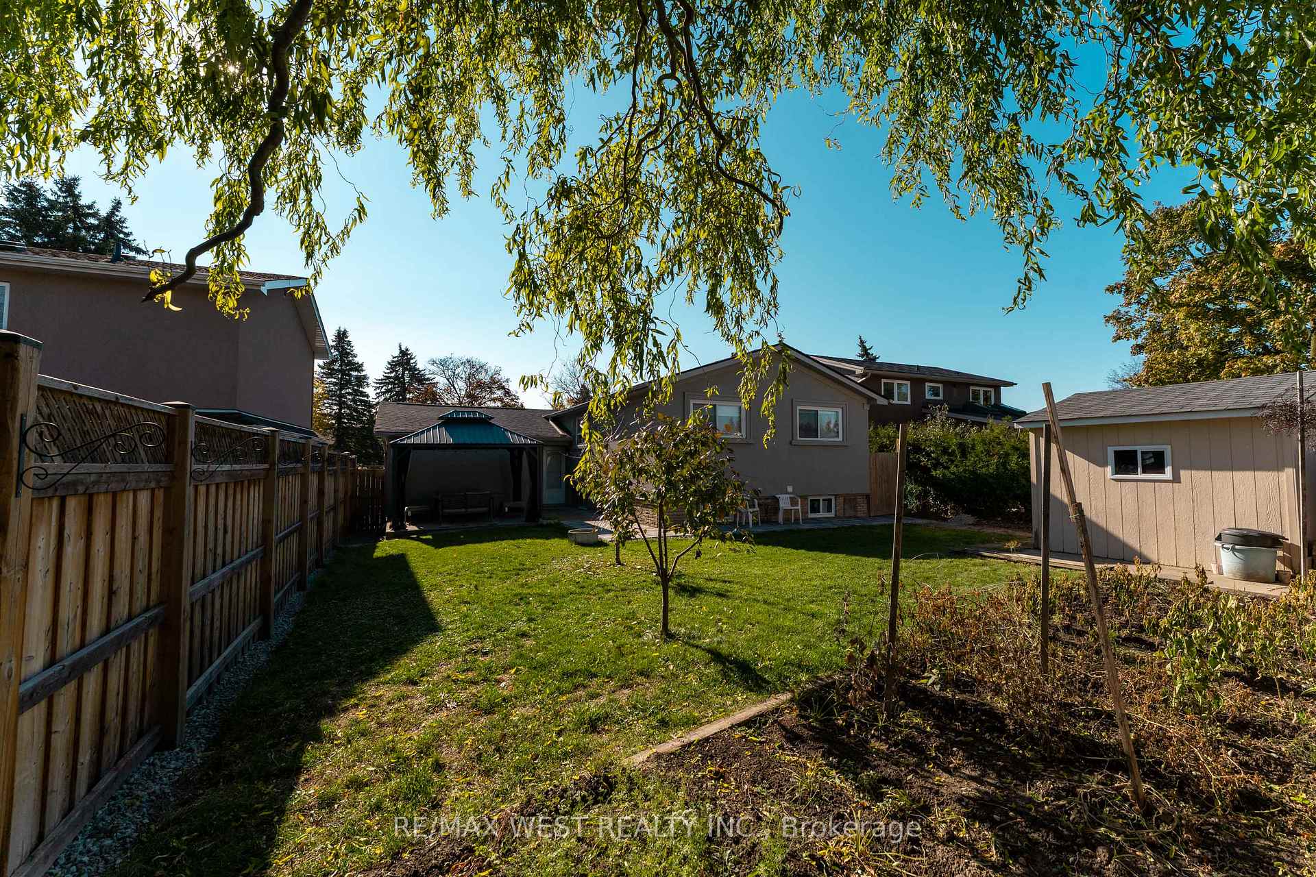 Photo 42 of 183 Ridge Road, Caledon, Bolton West — HOMEH