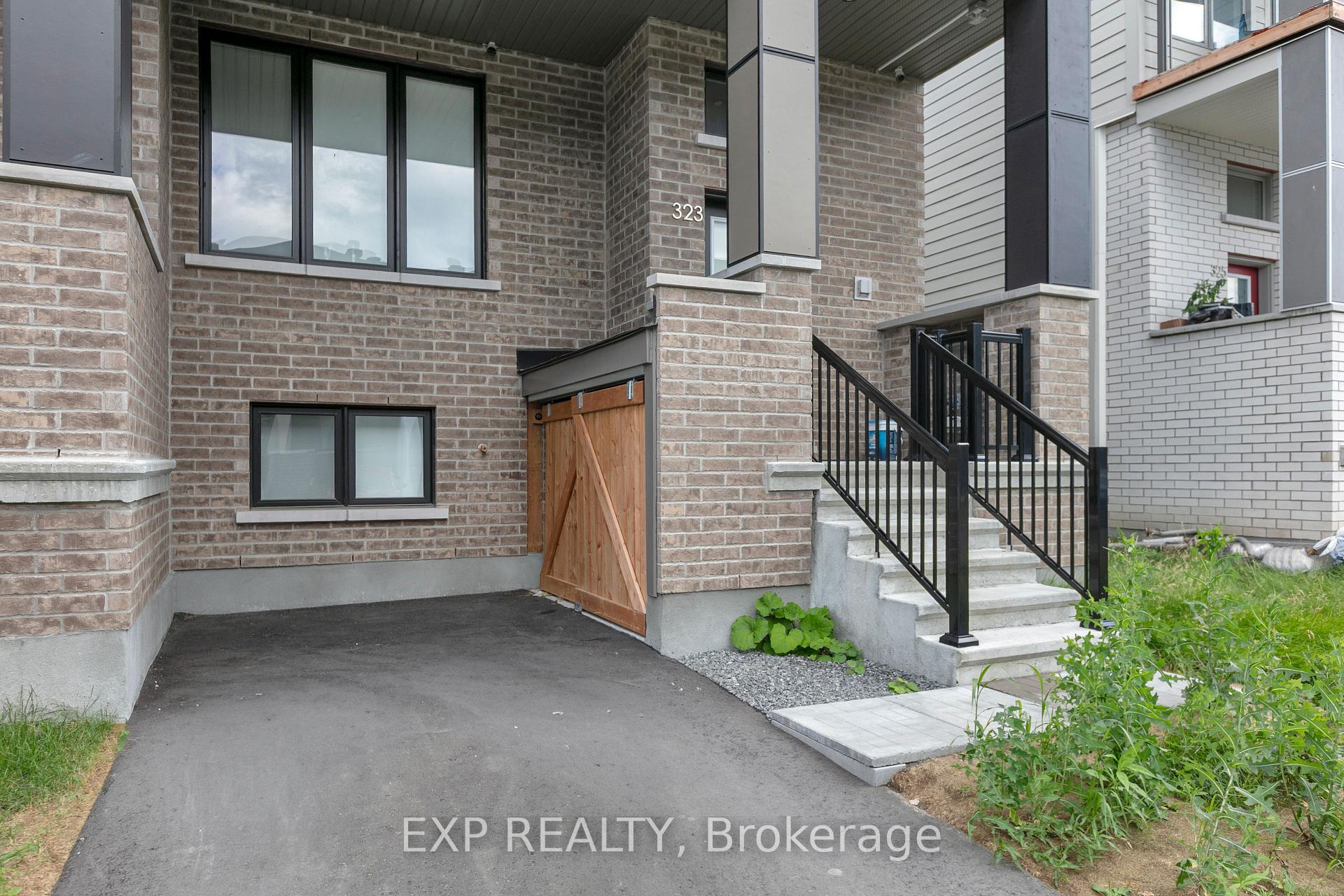 Photo 3 of 323 Catsfoot Walk, Ottawa, Barrhaven - Half Moon Bay — HOMEH