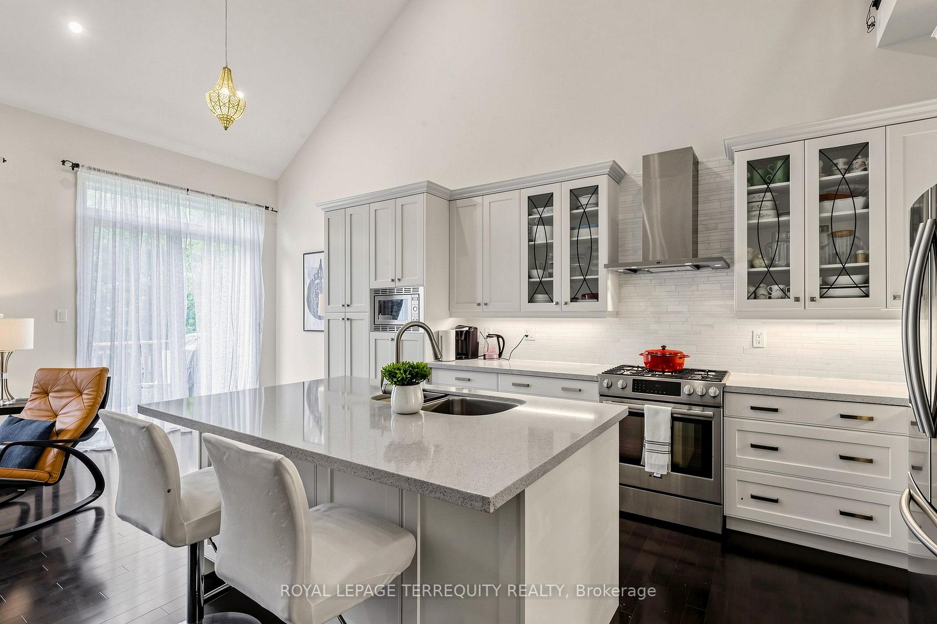 Photo 6 of Unit 12, 1815 Fairport Road, Pickering, Dunbarton — HOMEH